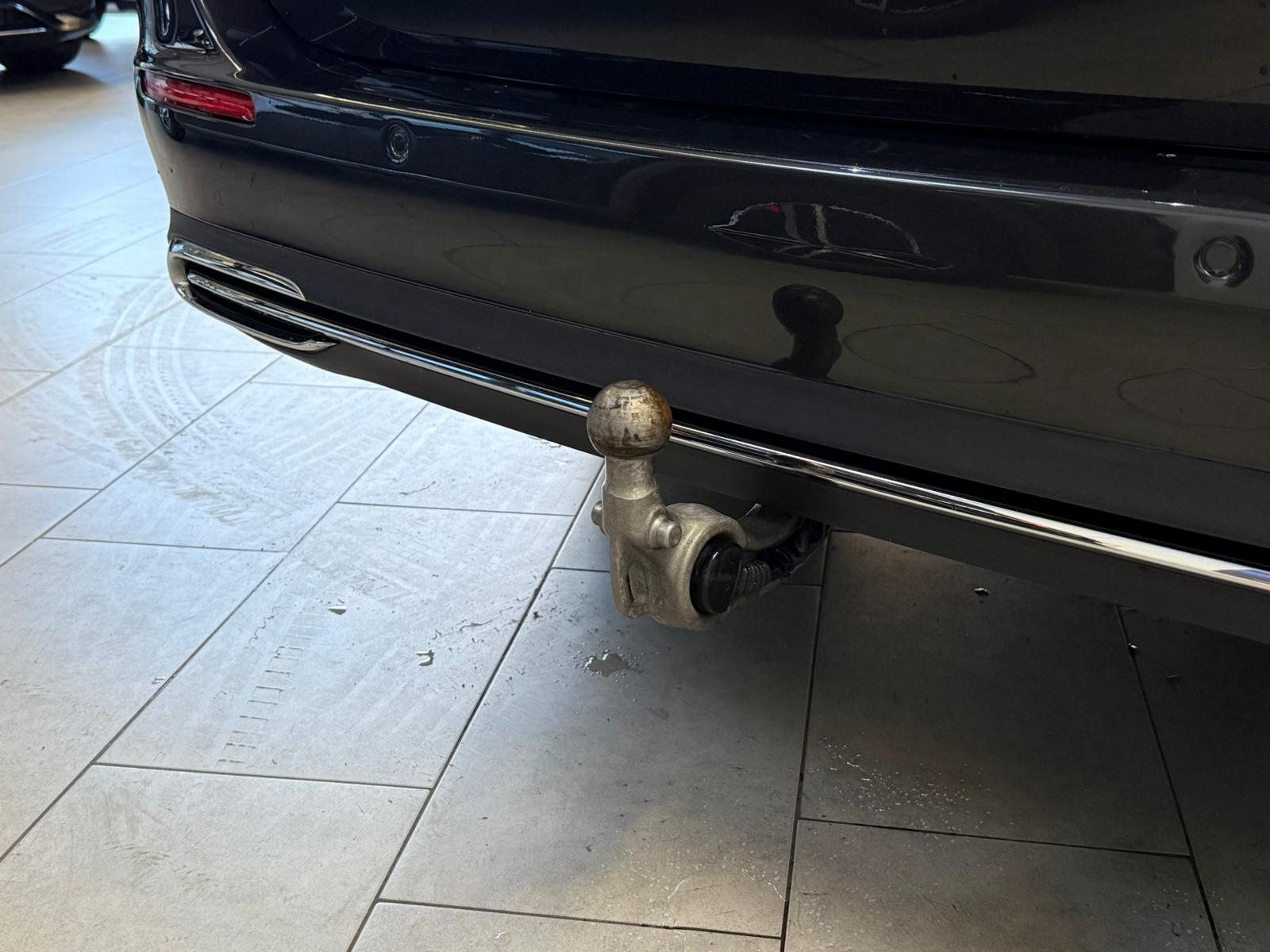 Fahrzeugabbildung Mercedes-Benz E 220 d T Avantgarde DISTR+PANO+STDHZ+AHK+KAMERA