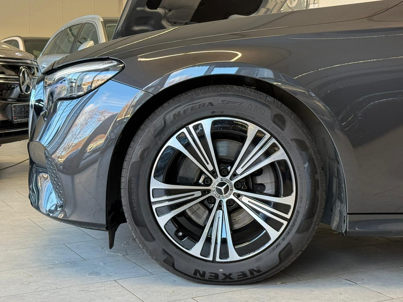 Fahrzeugabbildung Mercedes-Benz E 220 d T Avantgarde DISTR+PANO+STDHZ+AHK+KAMERA
