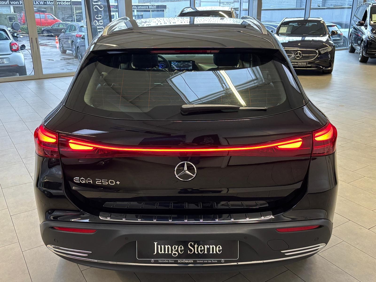 Fahrzeugabbildung Mercedes-Benz EQA 250+ Progressive DISTR+KAMERA+CARPLAY+TOTW.