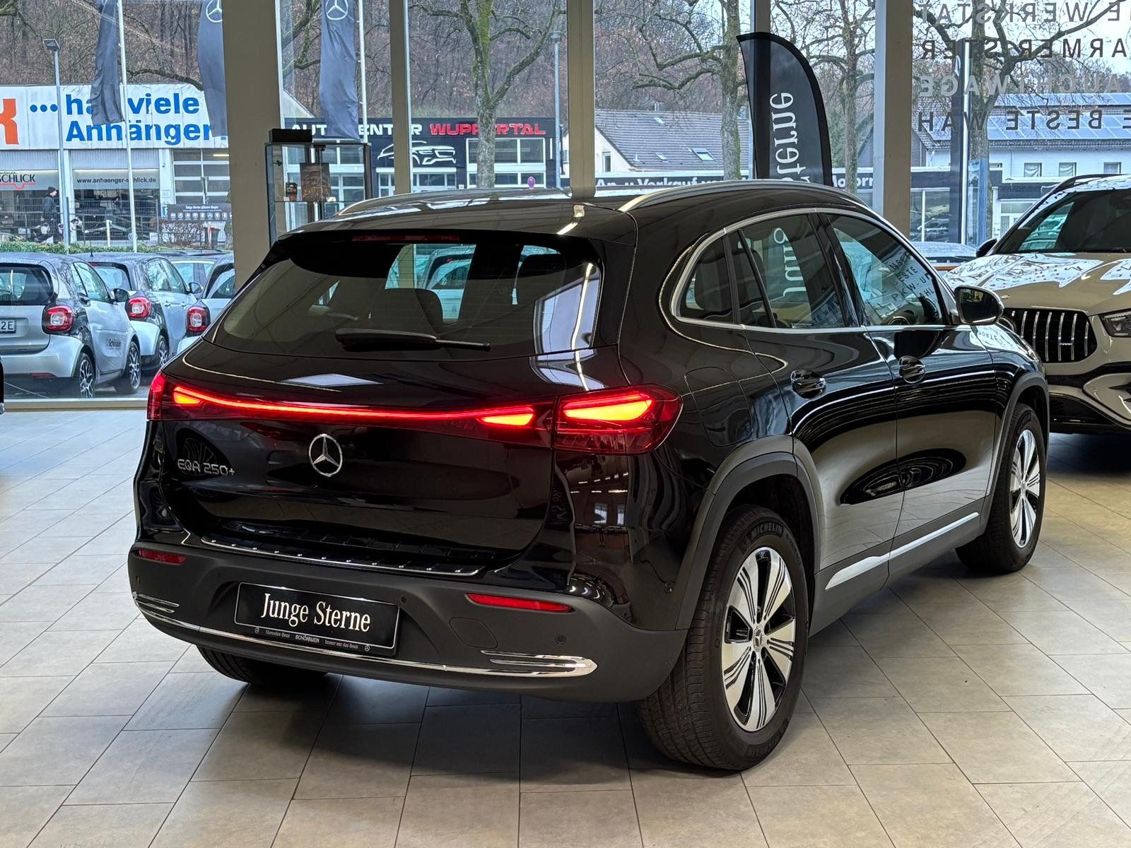 Fahrzeugabbildung Mercedes-Benz EQA 250+ Progressive DISTR+KAMERA+CARPLAY+TOTW.