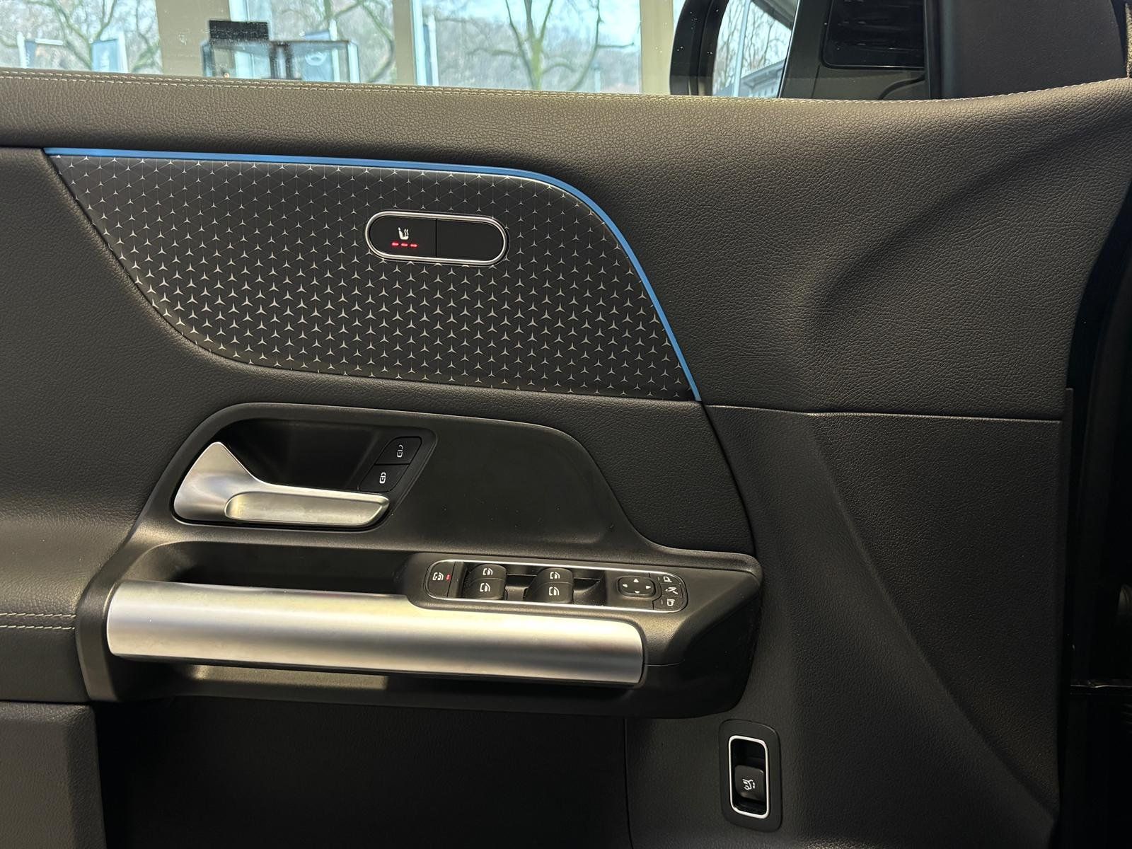 Fahrzeugabbildung Mercedes-Benz EQA 250+ Progressive DISTR+KAMERA+CARPLAY+TOTW.