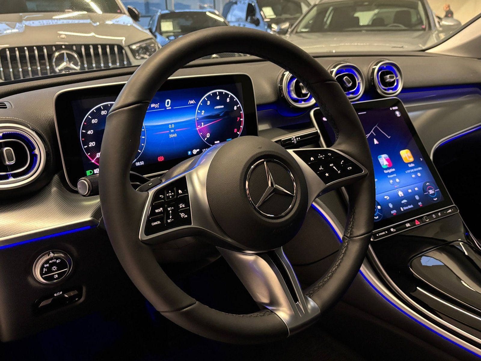 Fahrzeugabbildung Mercedes-Benz C 200 Avantgarde DISTR+MEMORY+AHK+360°+TOTW+LED