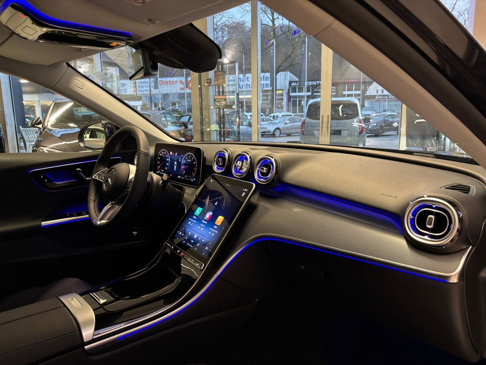 Fahrzeugabbildung Mercedes-Benz C 200 Avantgarde DISTR+MEMORY+AHK+360°+TOTW+LED