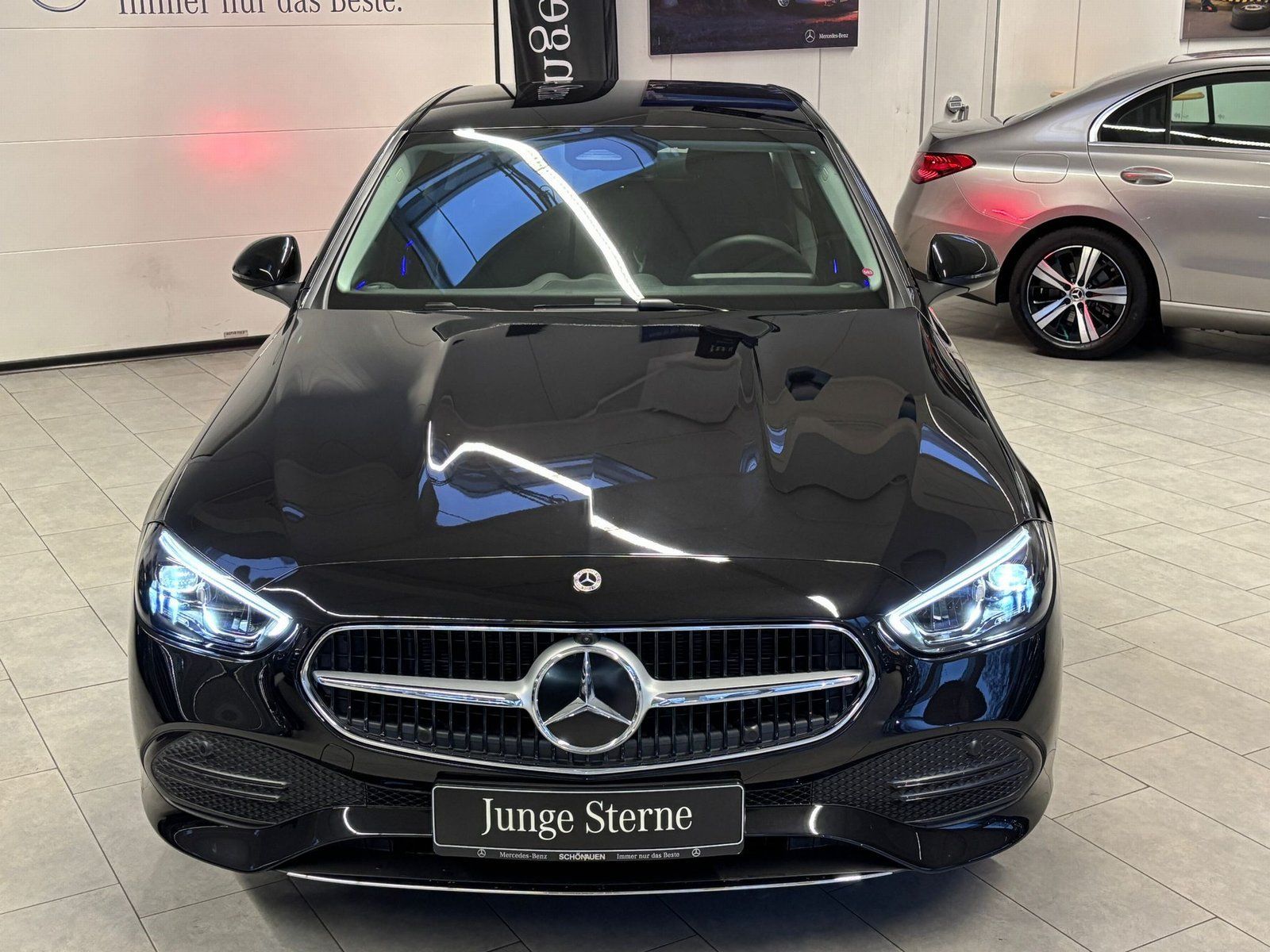 Fahrzeugabbildung Mercedes-Benz C 200 Avantgarde DISTR+MEMORY+AHK+360°+TOTW+LED