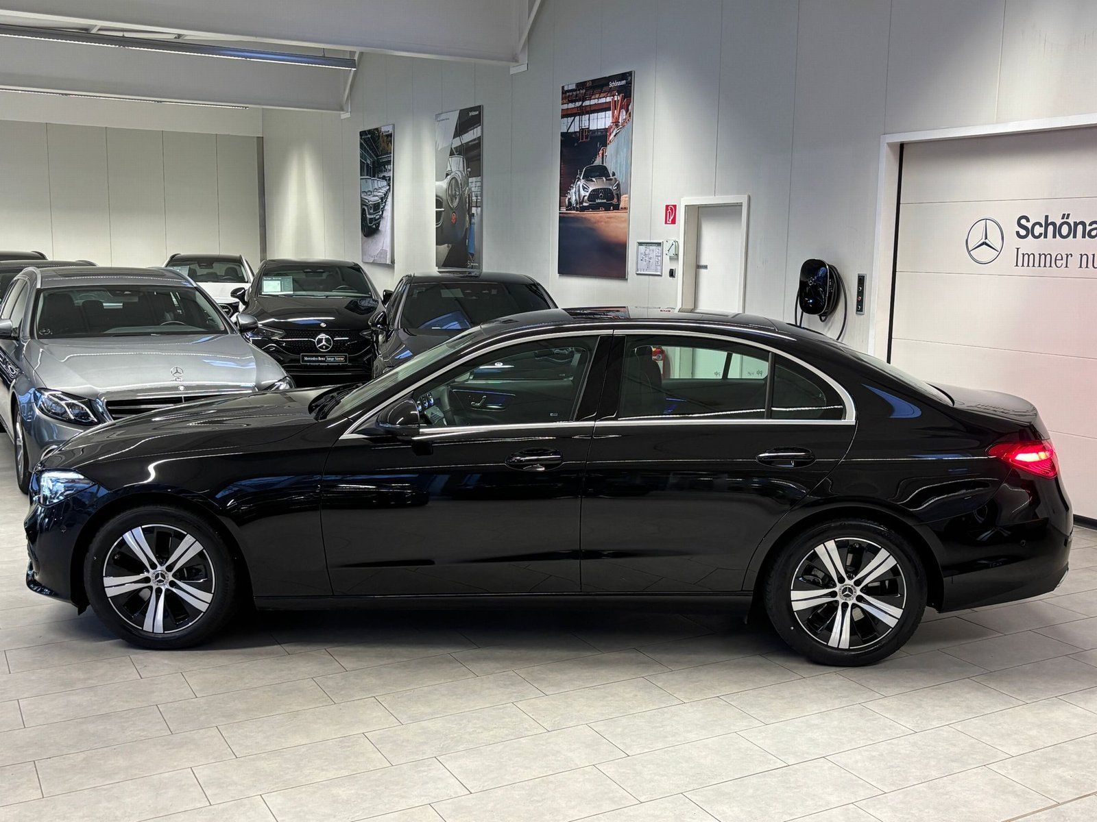 Fahrzeugabbildung Mercedes-Benz C 200 Avantgarde DISTR+MEMORY+AHK+360°+TOTW+LED