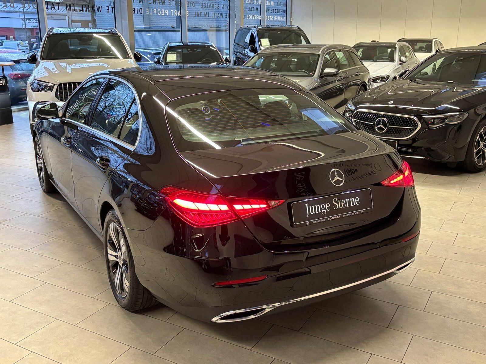 Fahrzeugabbildung Mercedes-Benz C 200 Avantgarde DISTR+MEMORY+AHK+360°+TOTW+LED