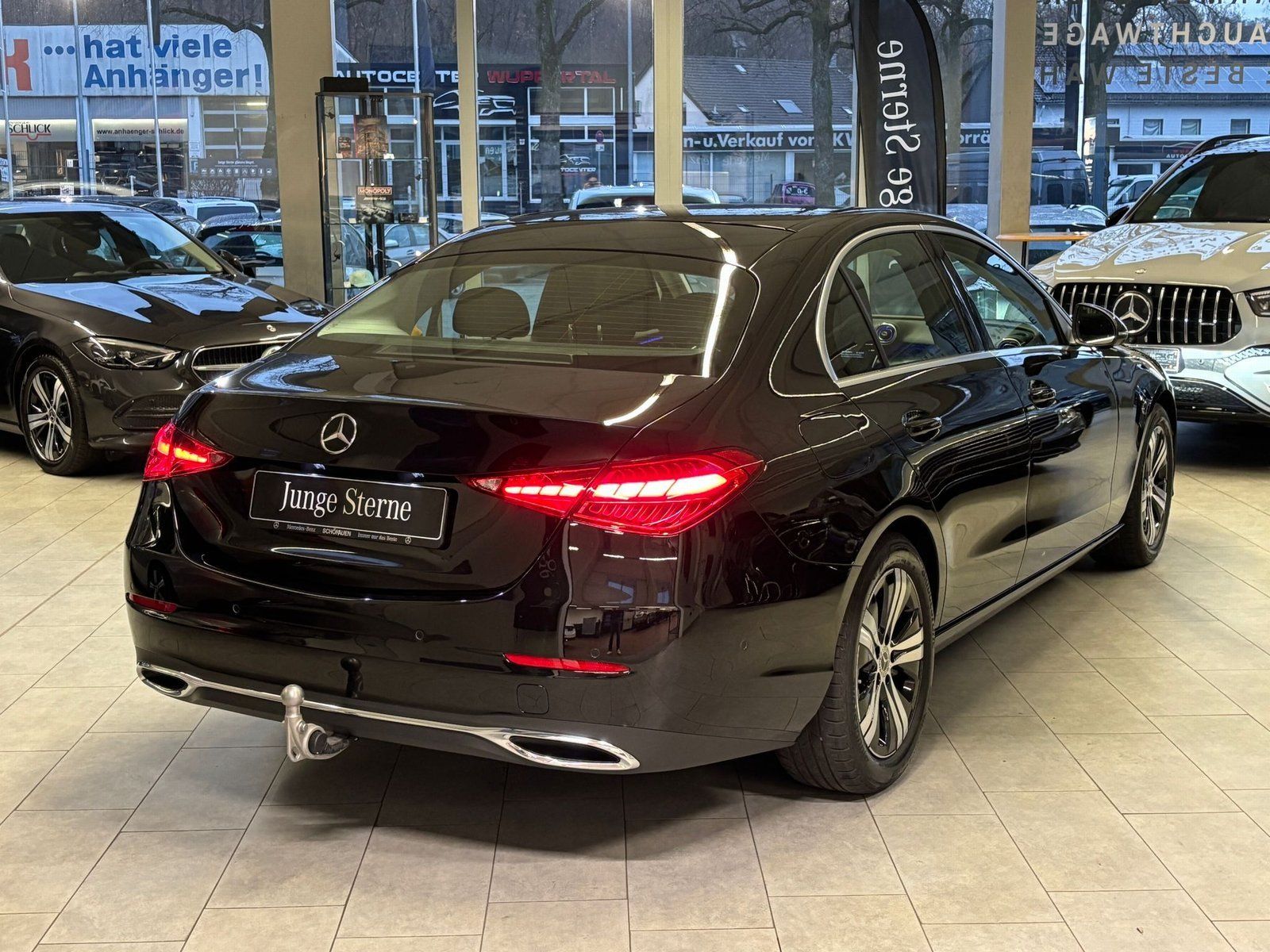 Fahrzeugabbildung Mercedes-Benz C 200 Avantgarde DISTR+MEMORY+AHK+360°+TOTW+LED