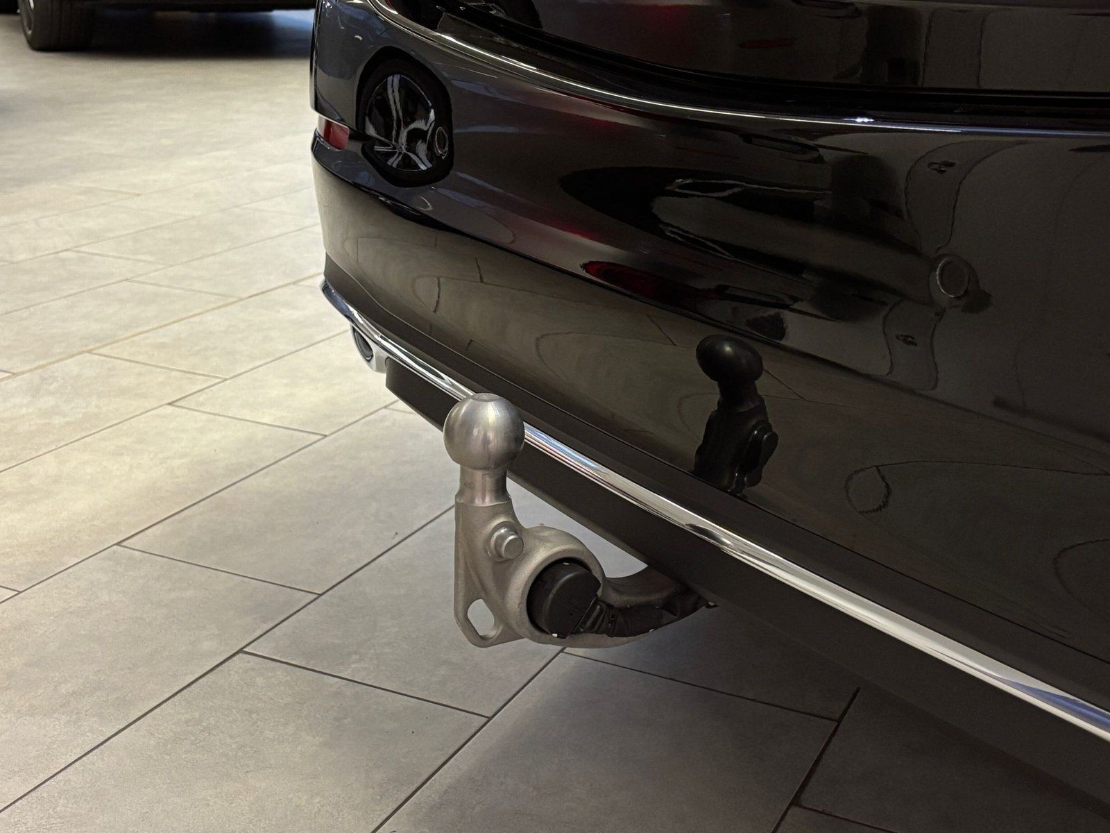 Fahrzeugabbildung Mercedes-Benz C 200 Avantgarde DISTR+MEMORY+AHK+360°+TOTW+LED