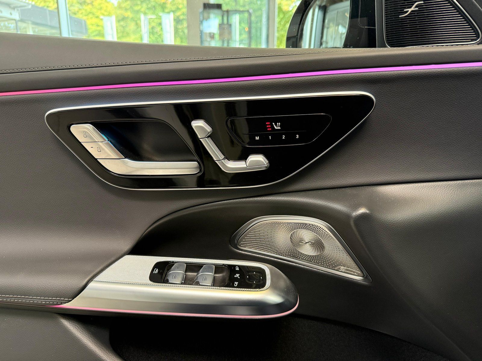 Fahrzeugabbildung Mercedes-Benz E 300 de 4M All-Terrain BURMEST+HUD+AIR+AHK+PANO