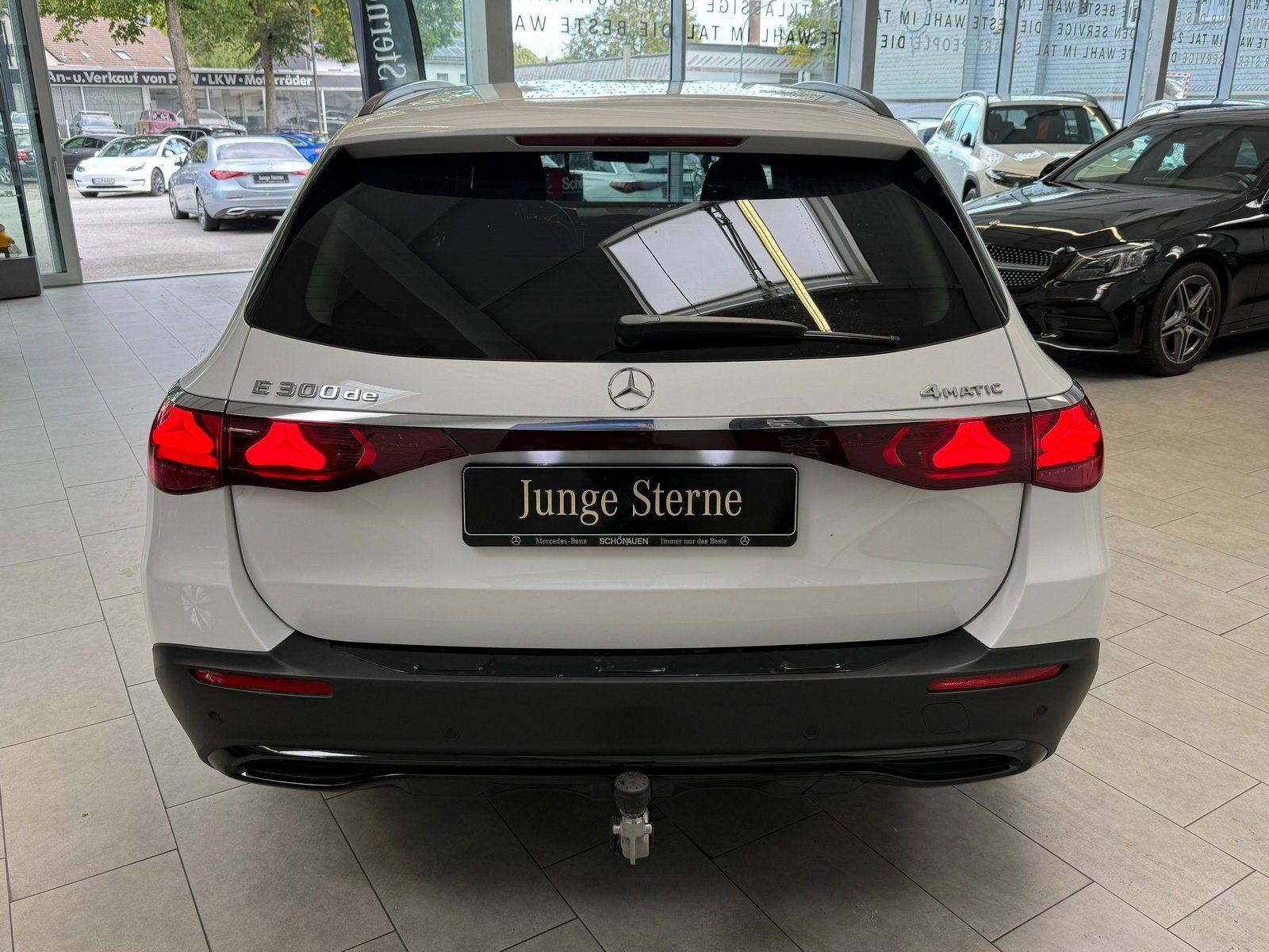 Fahrzeugabbildung Mercedes-Benz E 300 de 4M All-Terrain BURMEST+HUD+AIR+AHK+PANO