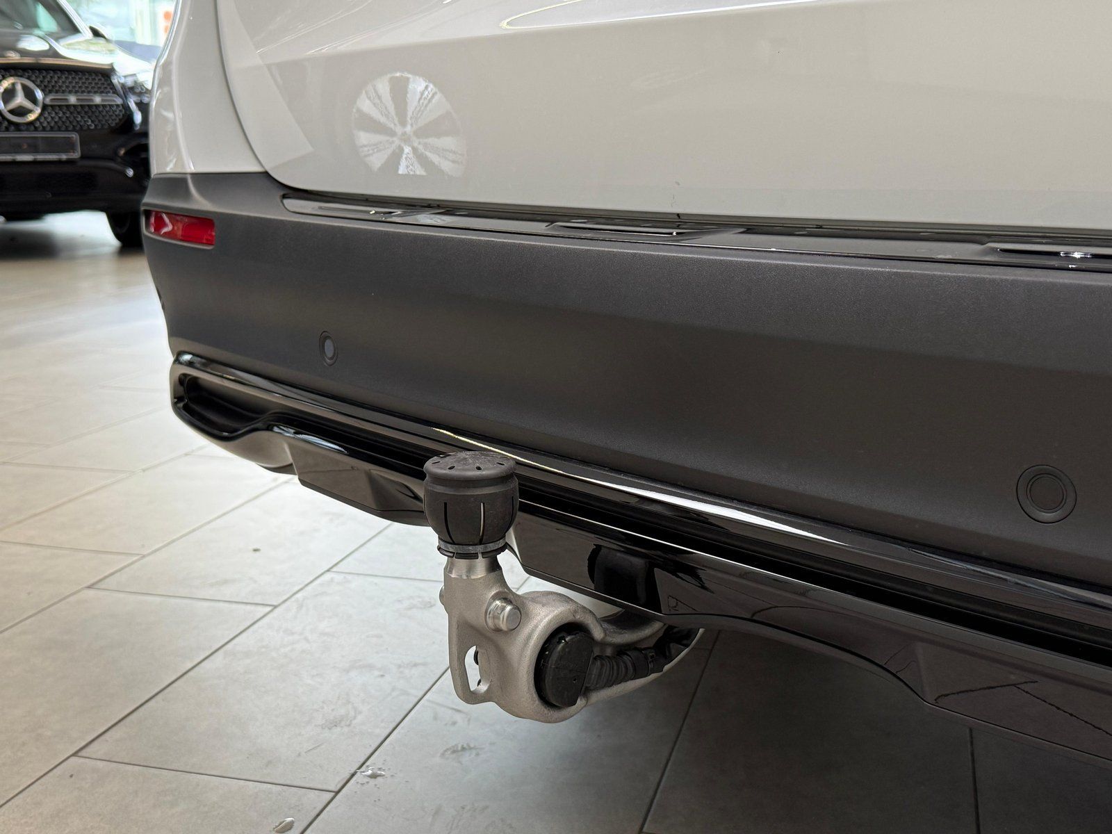 Fahrzeugabbildung Mercedes-Benz E 300 de 4M All-Terrain BURMEST+HUD+AIR+AHK+PANO