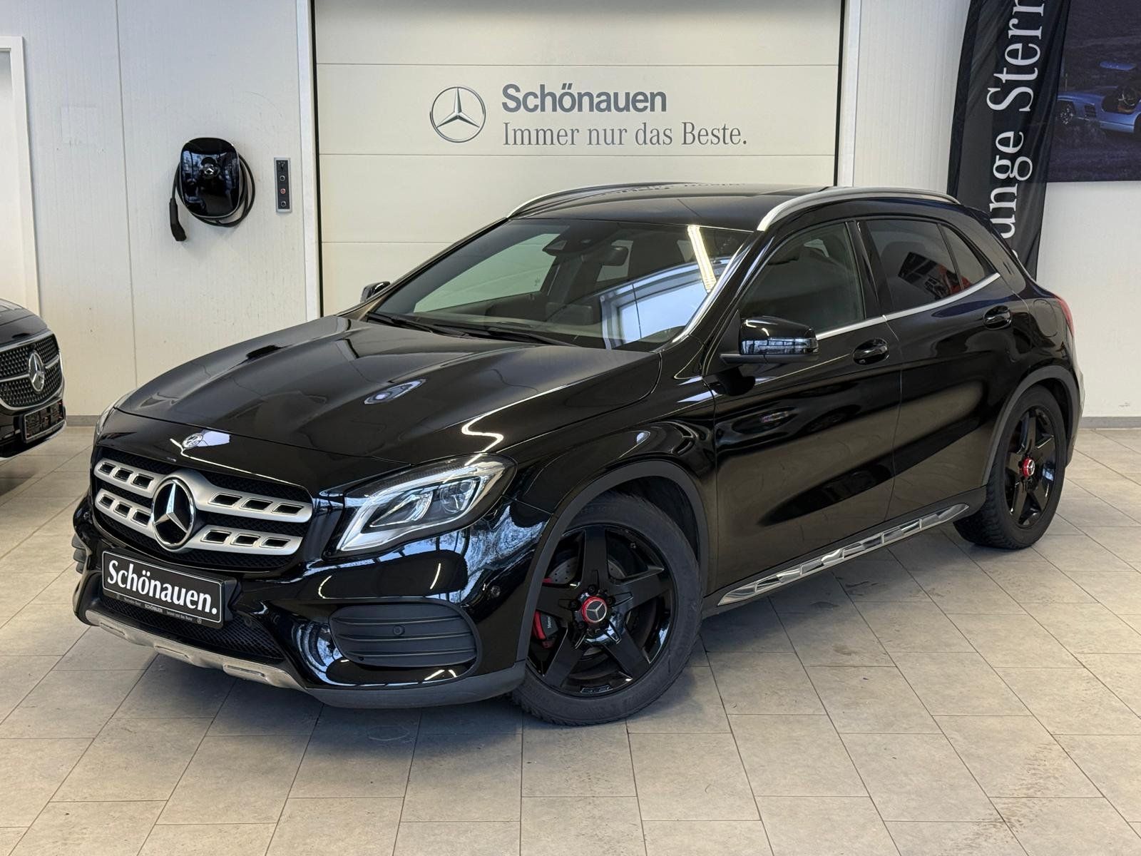 Mercedes-Benz GLA 180 AMG+HARMAN+AHK+AMBIENTE+LED+NAVI+KLIMA