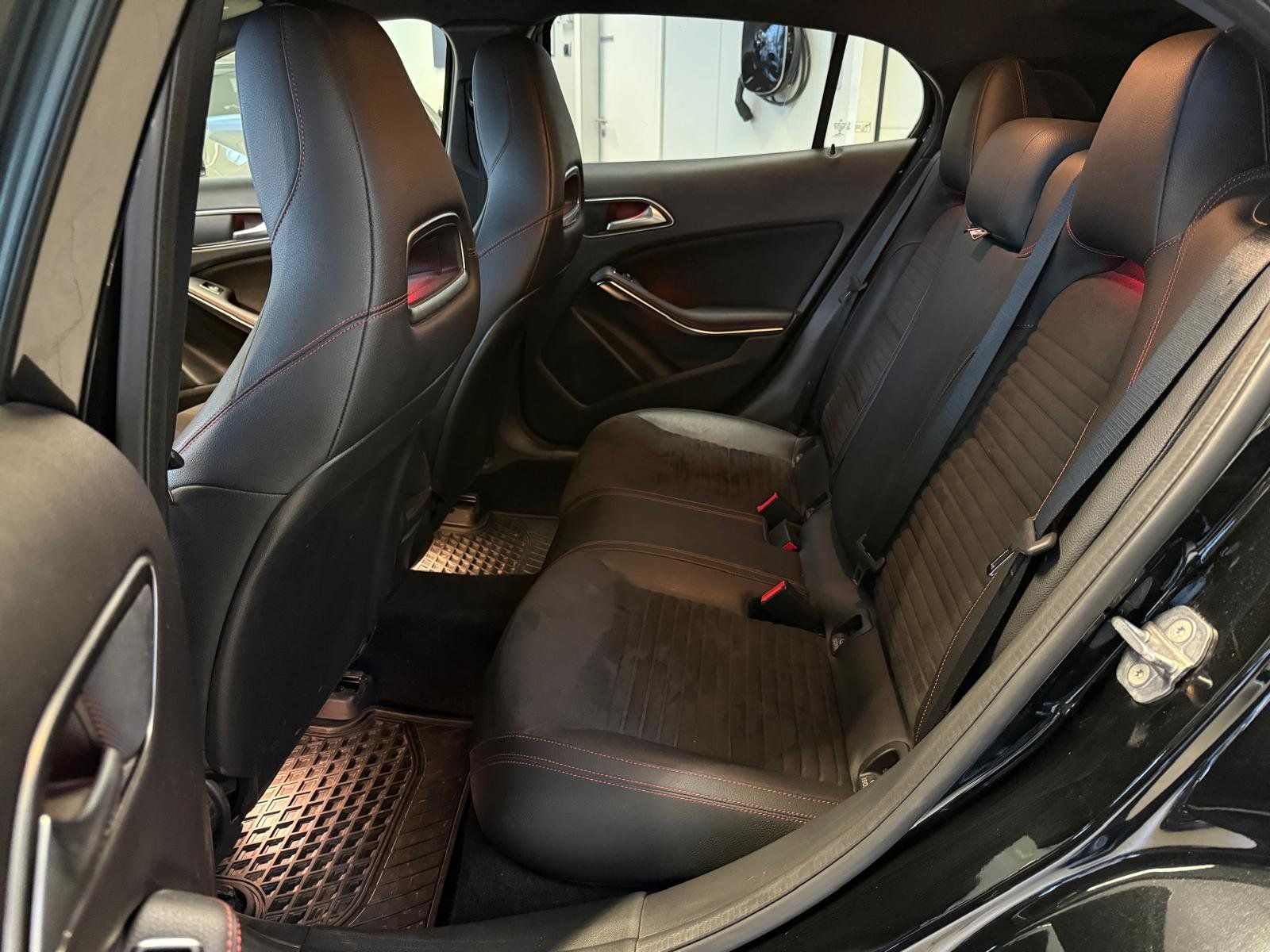 Fahrzeugabbildung Mercedes-Benz GLA 180 AMG+HARMAN+AHK+AMBIENTE+LED+NAVI+KLIMA