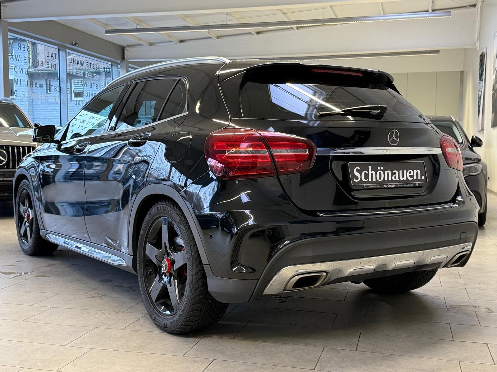 Fahrzeugabbildung Mercedes-Benz GLA 180 AMG+HARMAN+AHK+AMBIENTE+LED+NAVI+KLIMA
