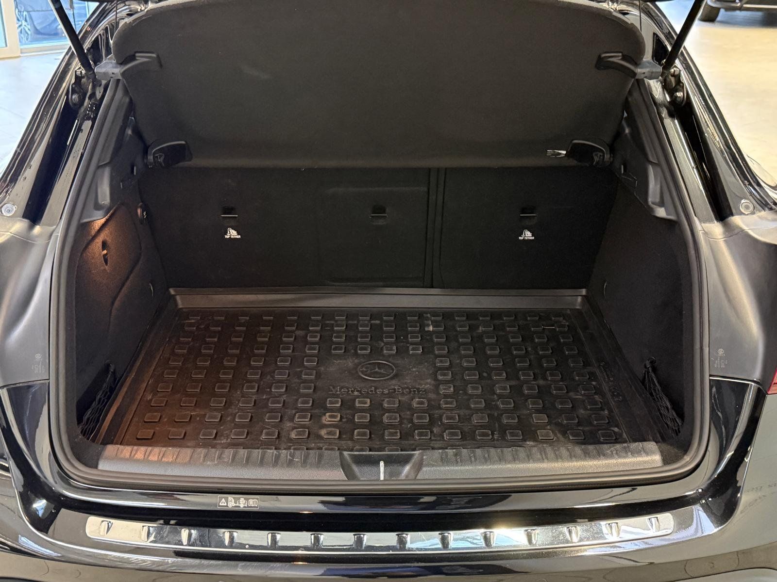 Fahrzeugabbildung Mercedes-Benz GLA 180 AMG+HARMAN+AHK+AMBIENTE+LED+NAVI+KLIMA