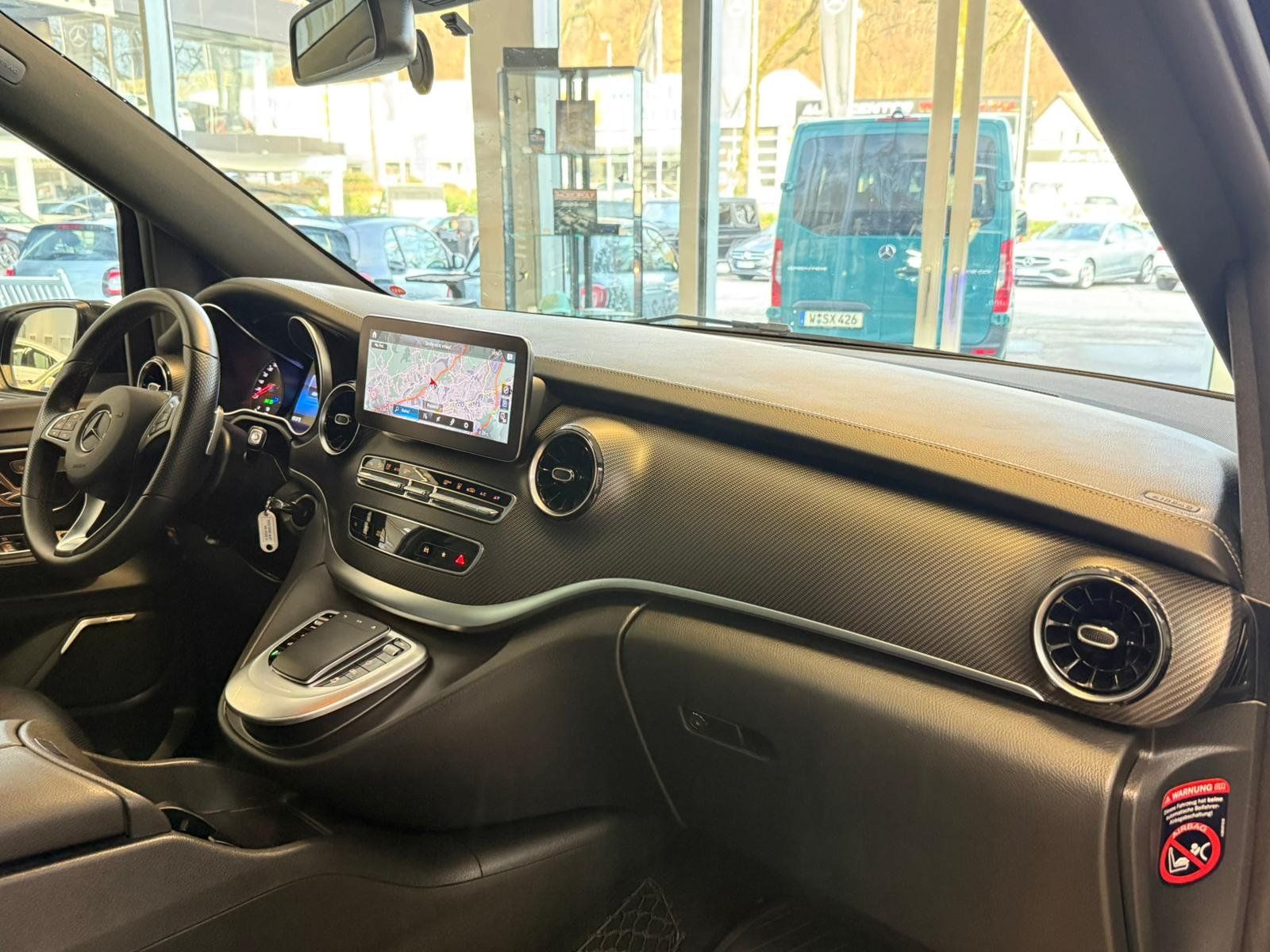 Fahrzeugabbildung Mercedes-Benz V 300d 4M Lang AMG+NAPPA+AIRMATIC+STDHZ+PANO+AHK