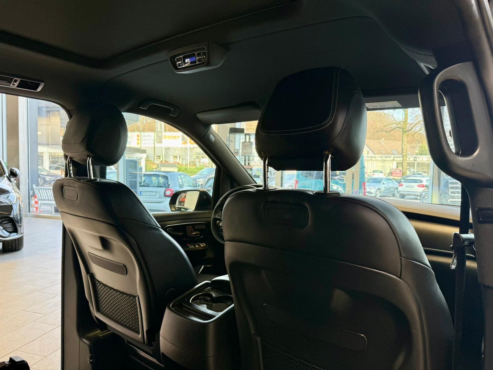 Fahrzeugabbildung Mercedes-Benz V 300d 4M Lang AMG+NAPPA+AIRMATIC+STDHZ+PANO+AHK