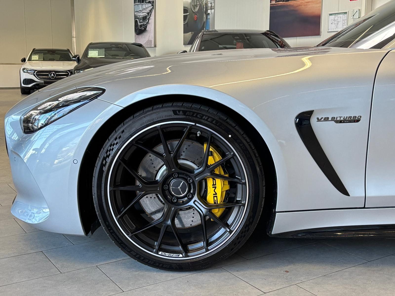 Fahrzeugabbildung Mercedes-Benz GT 63 4M+ DISTR+HUD+CARBON+NIGHT II+BURM+DIGITAL