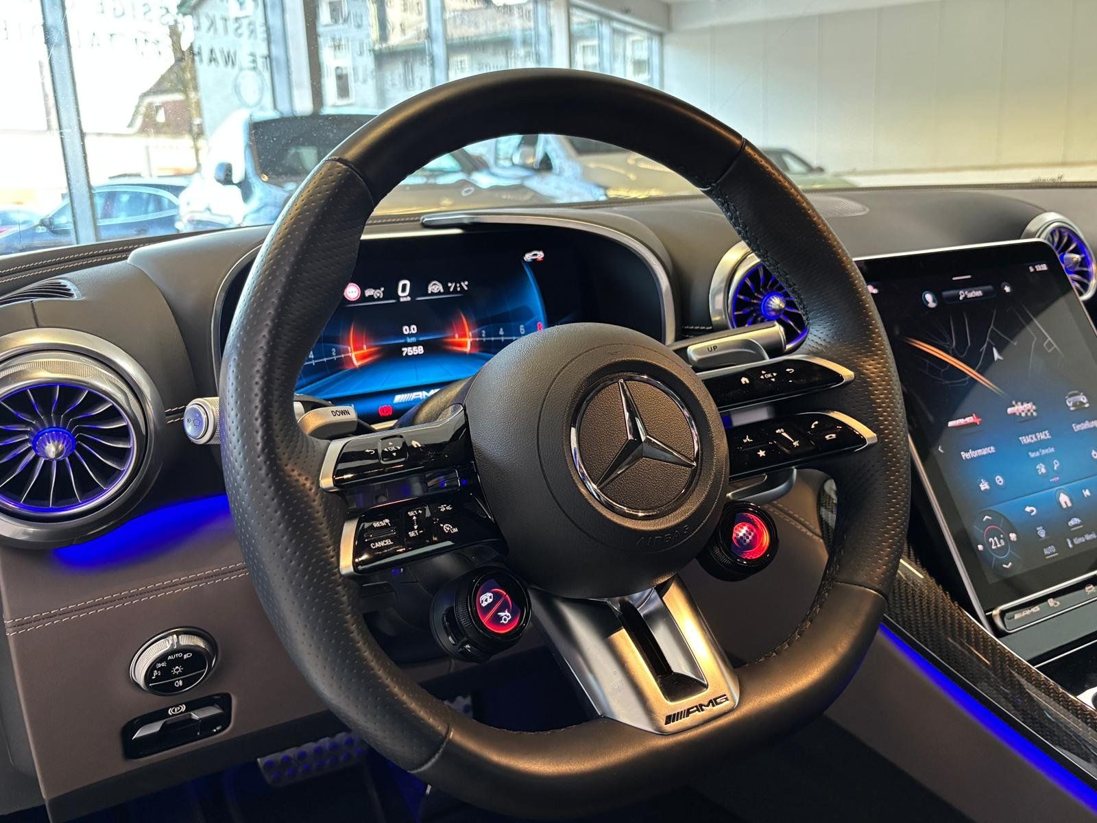 Fahrzeugabbildung Mercedes-Benz GT 63 4M+ DISTR+HUD+CARBON+NIGHT II+BURM+DIGITAL