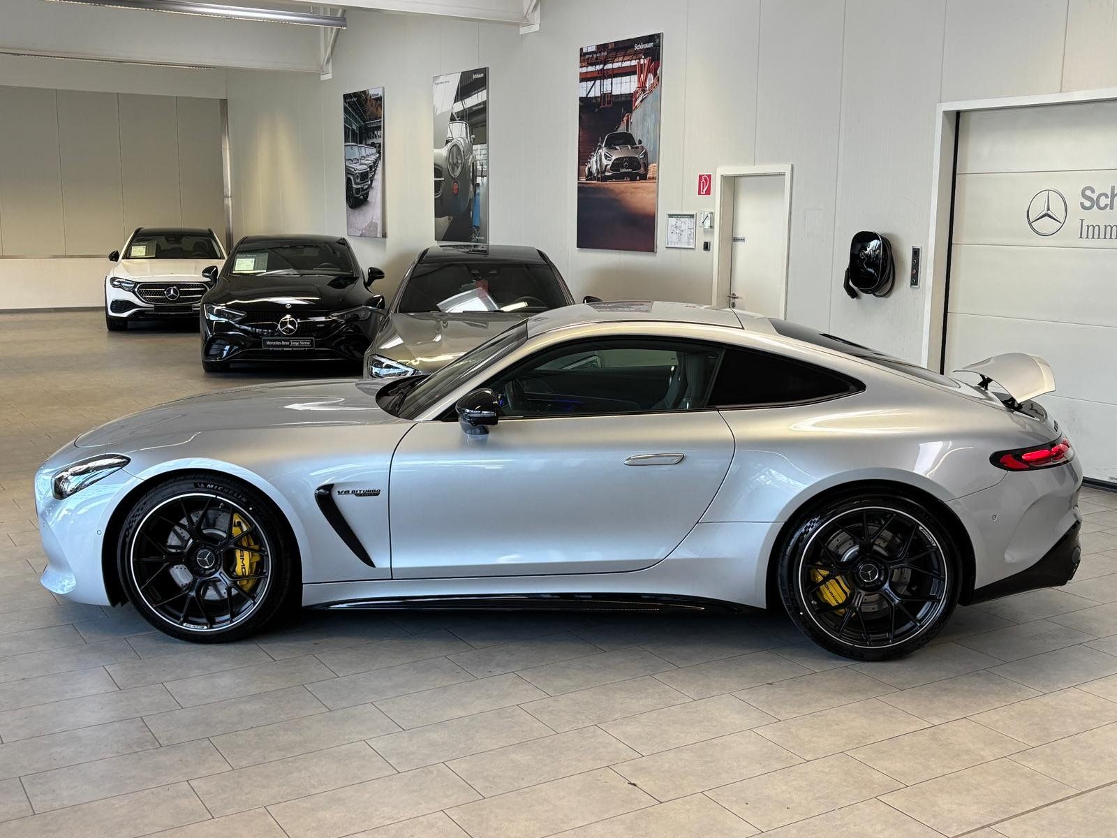 Fahrzeugabbildung Mercedes-Benz GT 63 4M+ DISTR+HUD+CARBON+NIGHT II+BURM+DIGITAL