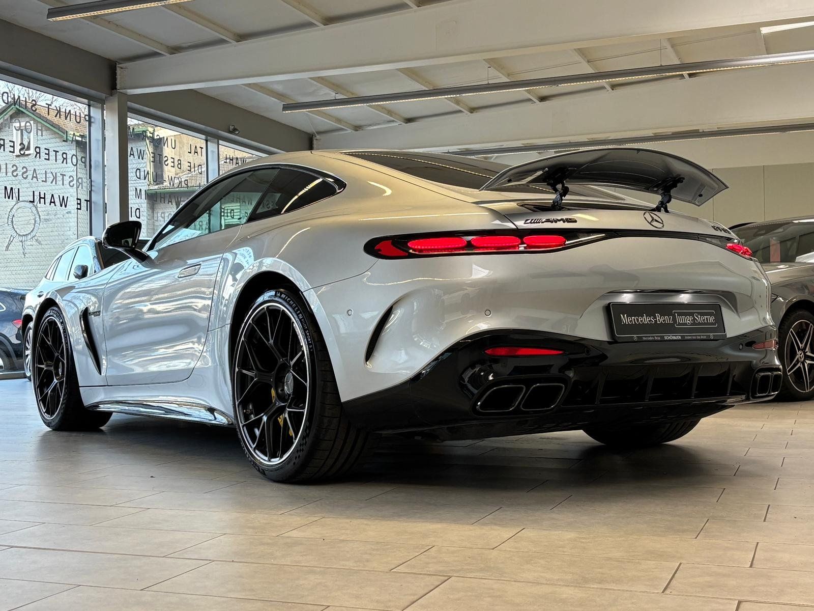 Fahrzeugabbildung Mercedes-Benz GT 63 4M+ DISTR+HUD+CARBON+NIGHT II+BURM+DIGITAL