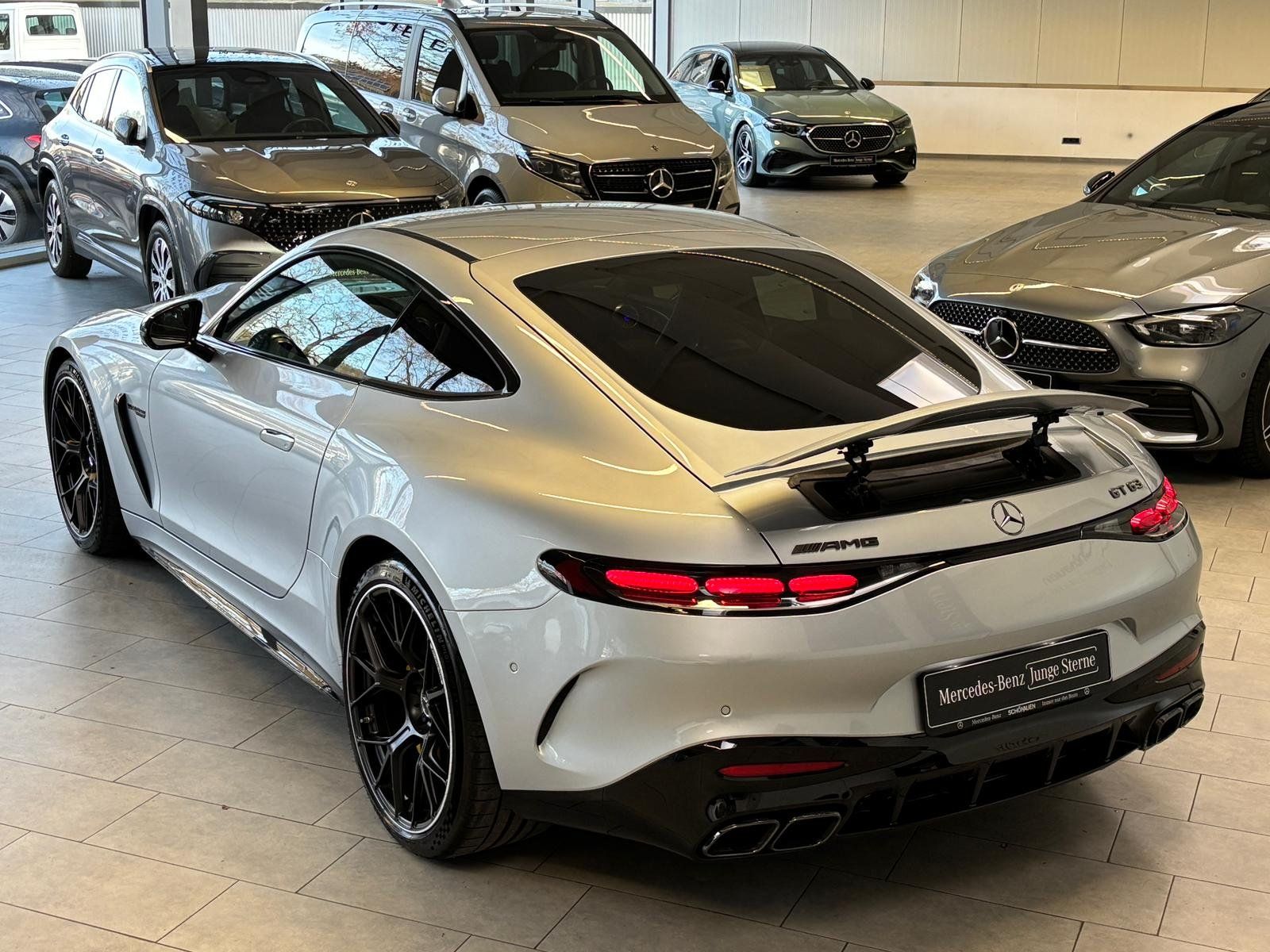 Fahrzeugabbildung Mercedes-Benz GT 63 4M+ DISTR+HUD+CARBON+NIGHT II+BURM+DIGITAL