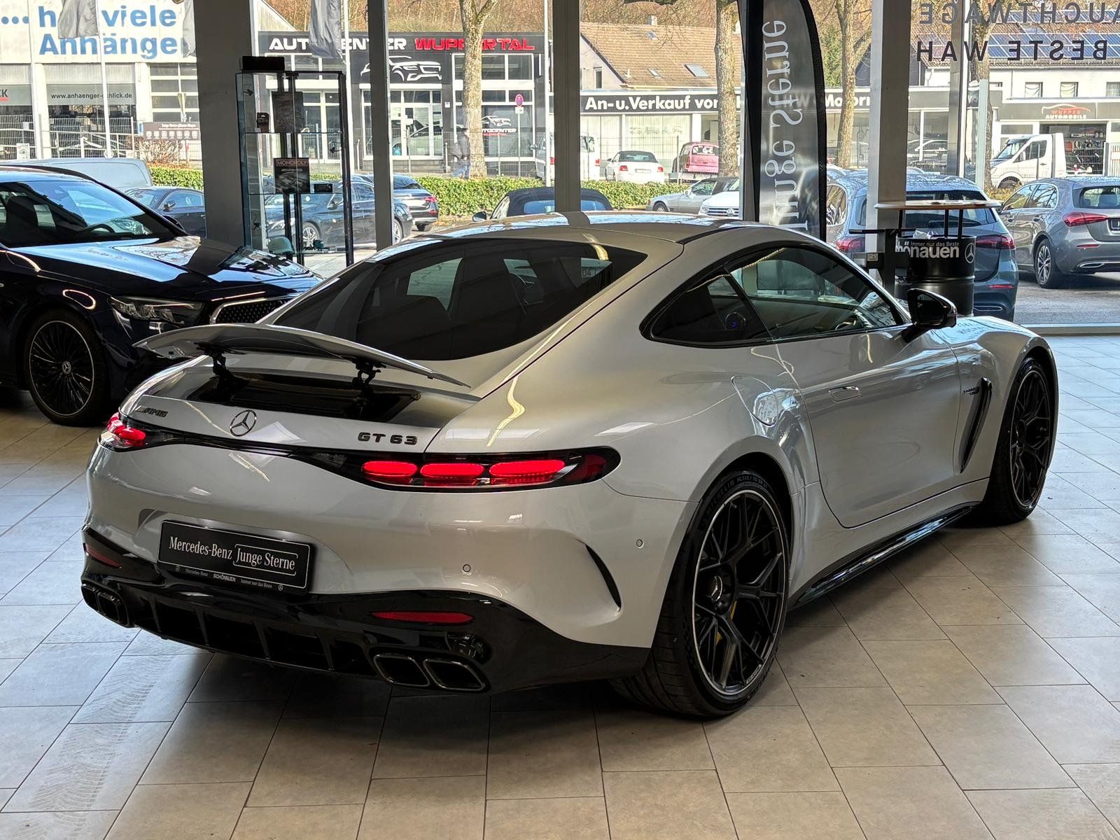 Fahrzeugabbildung Mercedes-Benz GT 63 4M+ DISTR+HUD+CARBON+NIGHT II+BURM+DIGITAL