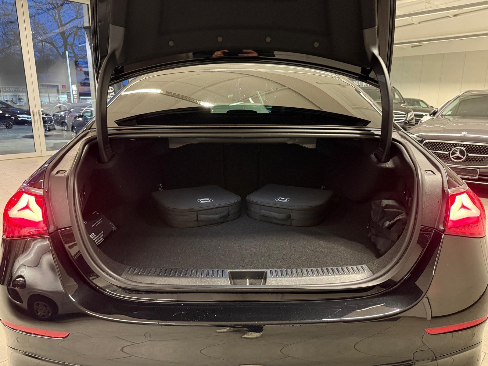 Fahrzeugabbildung Mercedes-Benz E 53 AMG 4M+ Hybrid DRIVERS+PANO+DISTR+BURMES4D