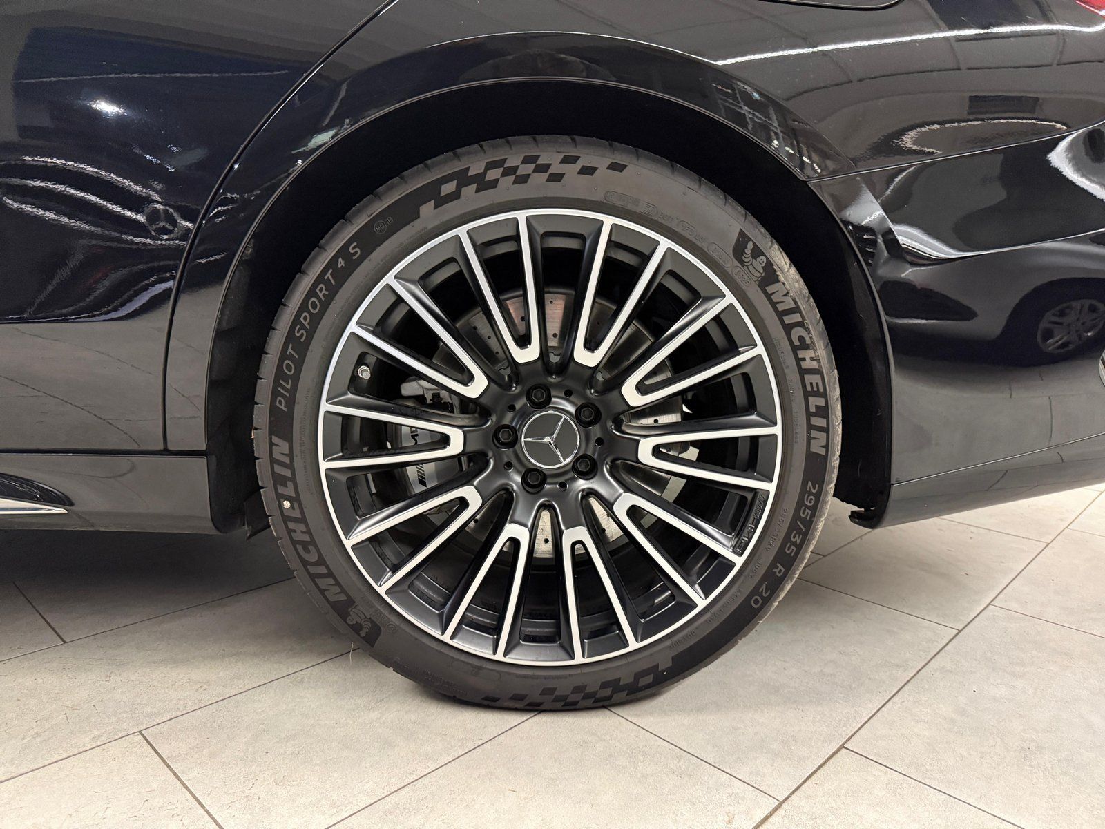 Fahrzeugabbildung Mercedes-Benz E 53 AMG 4M+ Hybrid DRIVERS+PANO+DISTR+BURMES4D