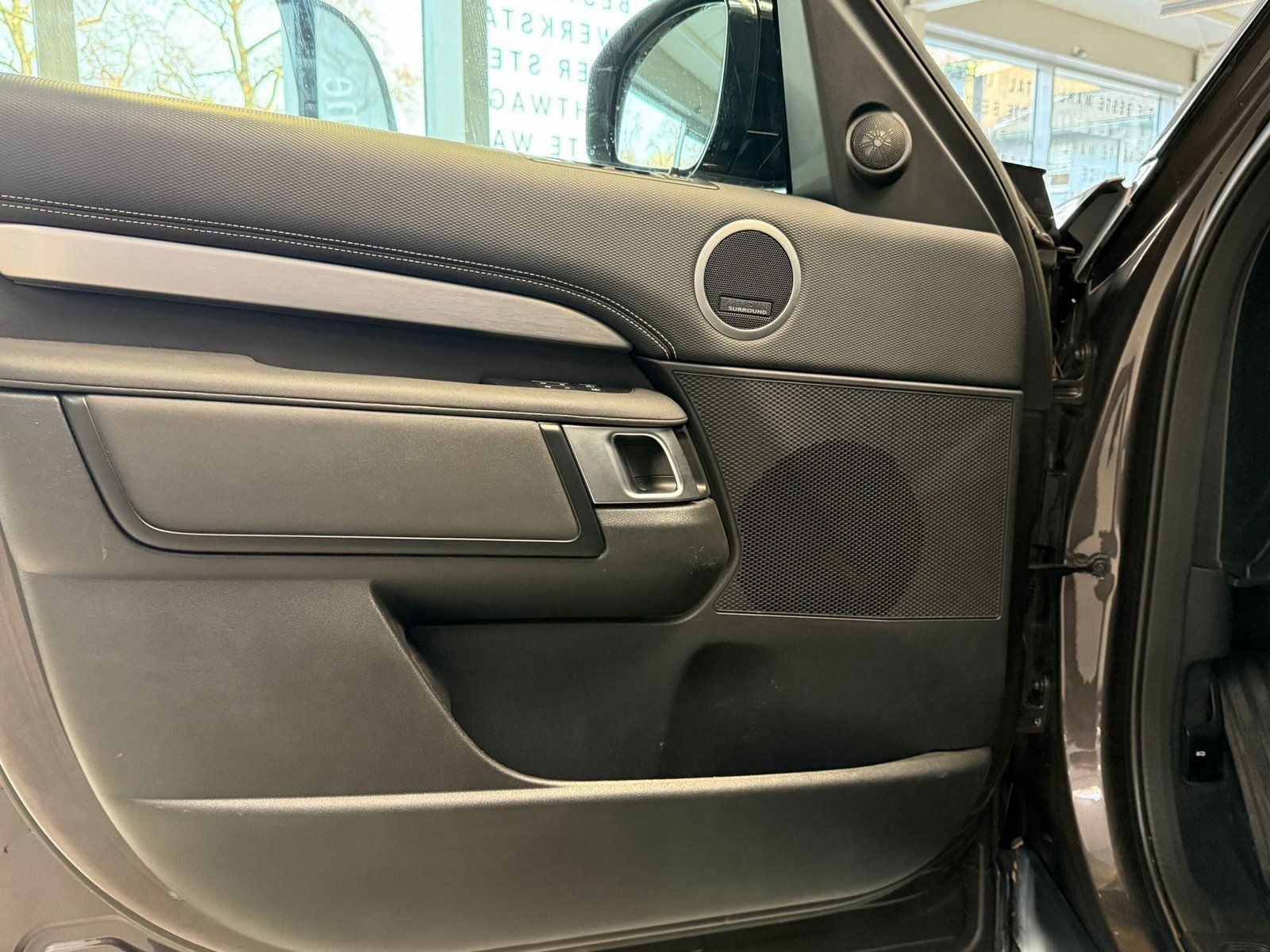 Fahrzeugabbildung Land Rover 5 Dynamic HSE D300 AWD 7SITZER+PANO+STDHZ+HUD