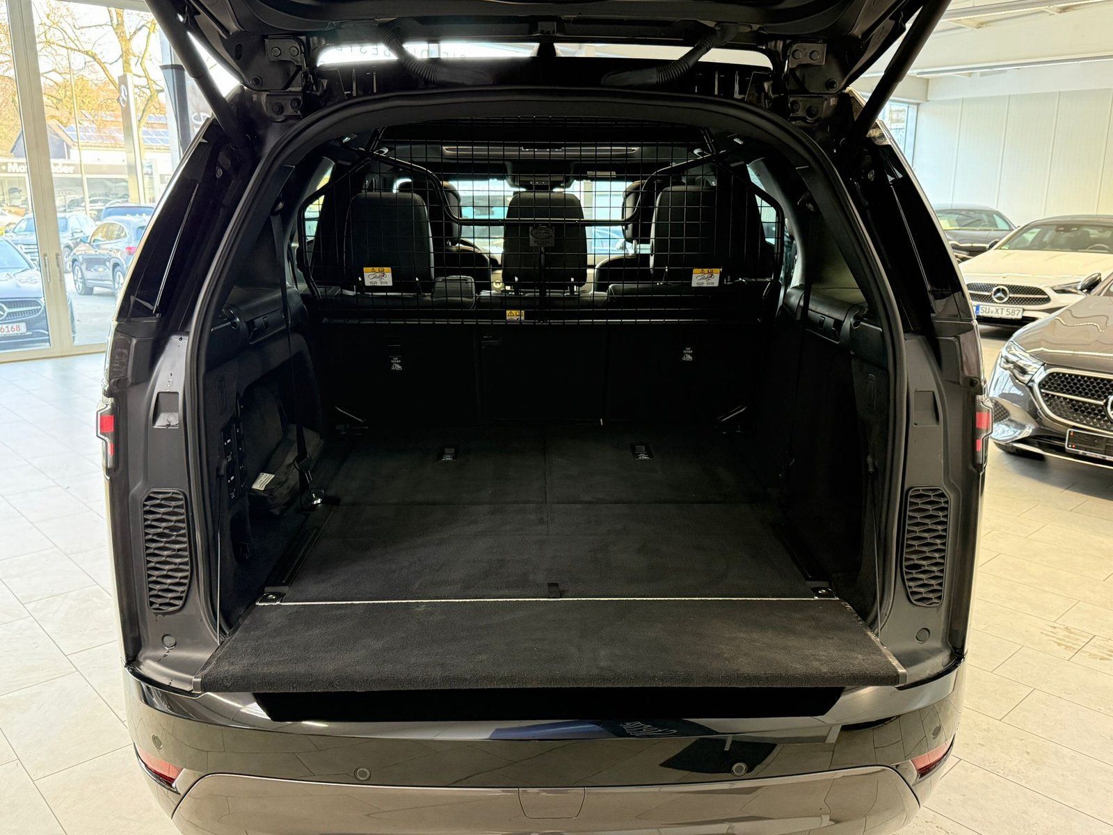 Fahrzeugabbildung Land Rover 5 Dynamic HSE D300 AWD 7SITZER+PANO+STDHZ+HUD