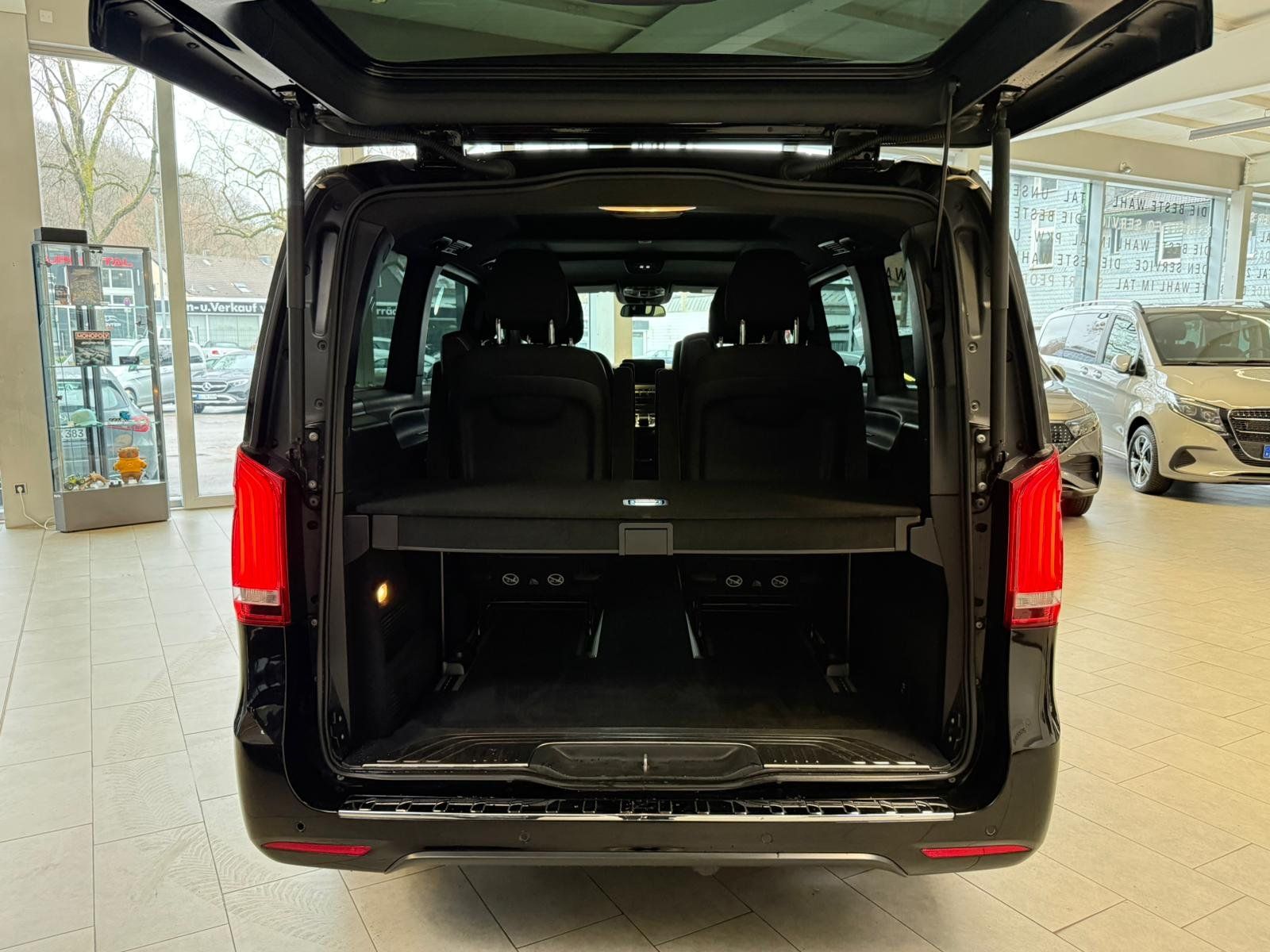 Fahrzeugabbildung Mercedes-Benz V 250 d 4M EDITION Lang AMG+DISTR+PANO+STDHZ+AHK