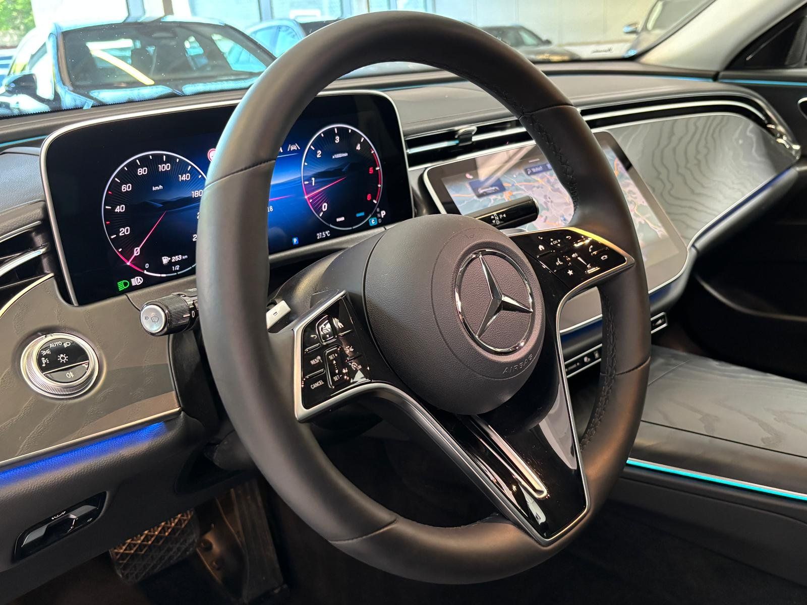 Fahrzeugabbildung Mercedes-Benz E 220 d T AVANTGARDE ADVPLUS+STDHZ+HUD+FAP+