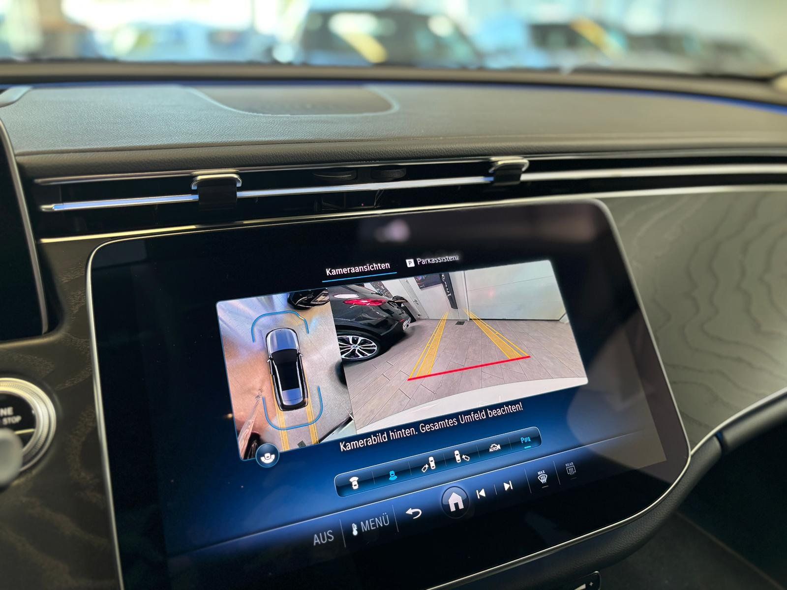 Fahrzeugabbildung Mercedes-Benz E 220 d T AVANTGARDE ADVPLUS+STDHZ+HUD+FAP+