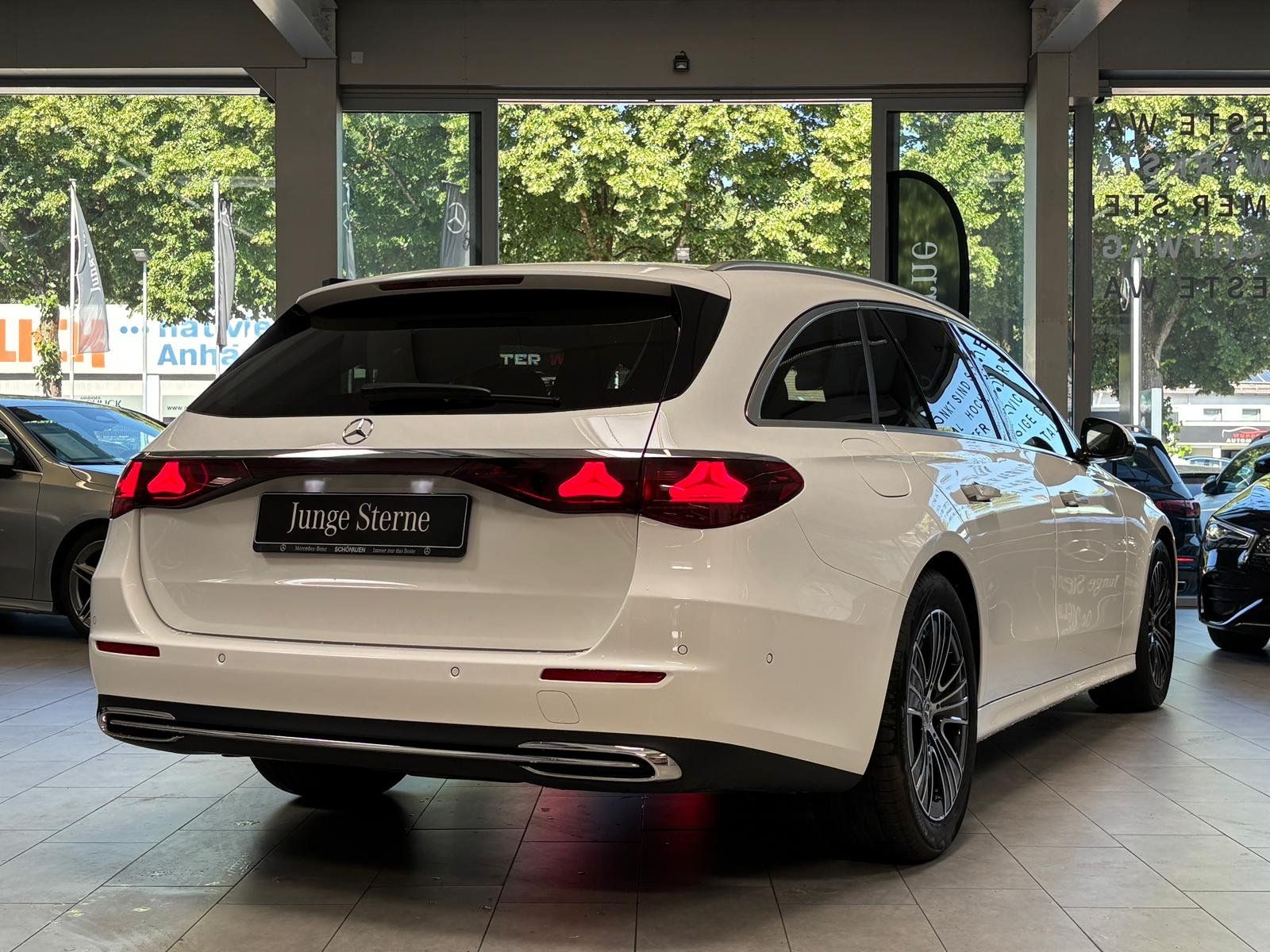 Fahrzeugabbildung Mercedes-Benz E 220 d T AVANTGARDE ADVPLUS+STDHZ+HUD+FAP+