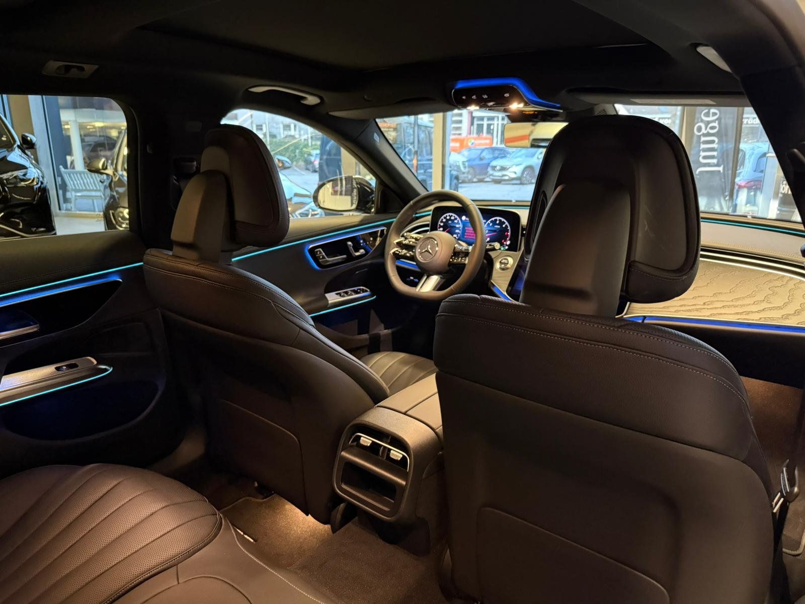 Fahrzeugabbildung Mercedes-Benz E 450 d 4M T AMG+PANO+DISTR+AHK+NIGHT+360+MEMORY