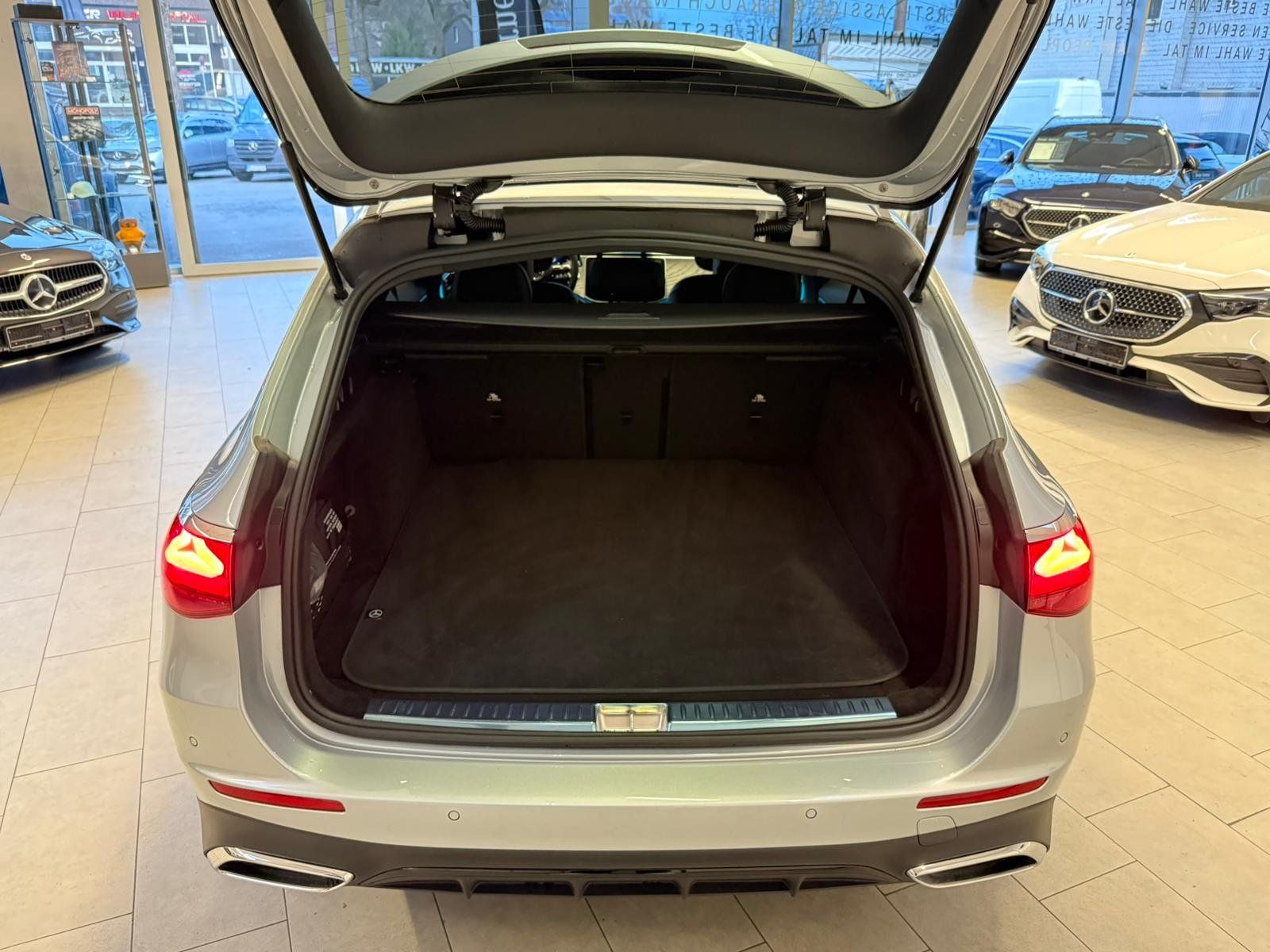 Fahrzeugabbildung Mercedes-Benz E 450 d 4M T AMG+PANO+DISTR+AHK+NIGHT+360+MEMORY