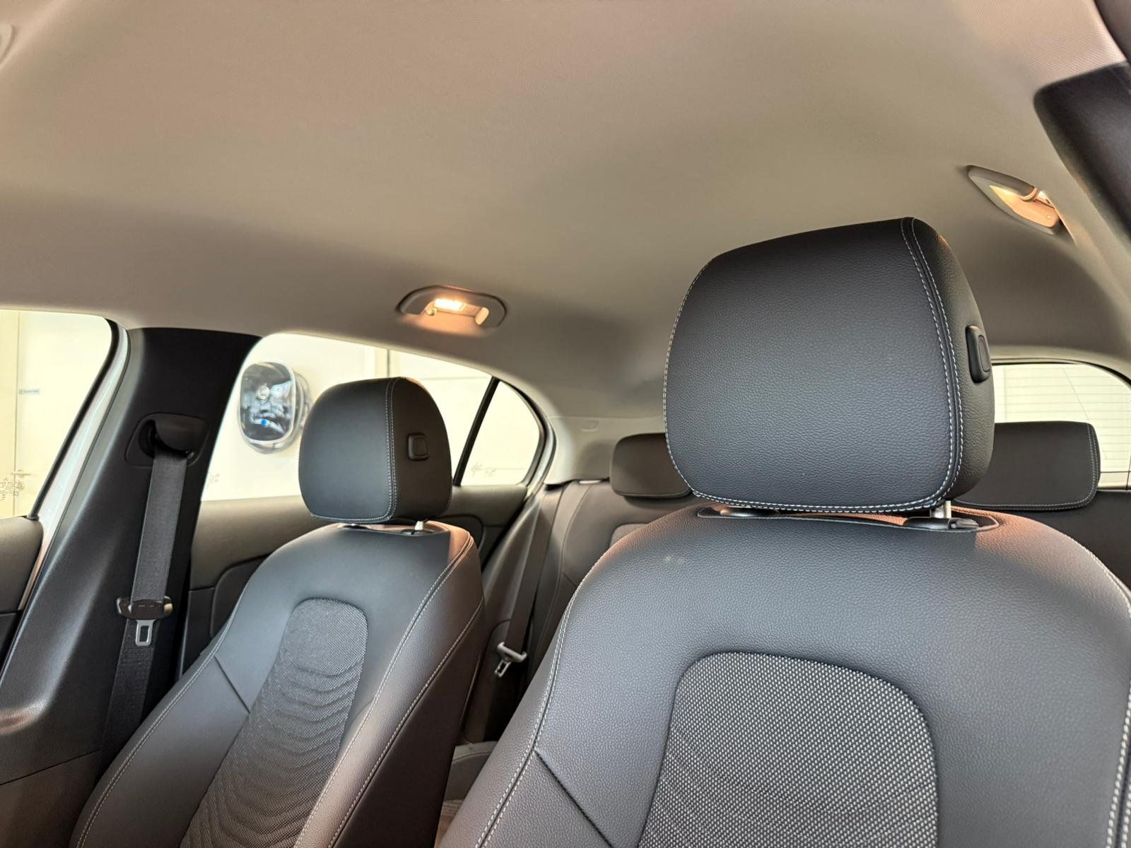 Fahrzeugabbildung Mercedes-Benz A 200 Progressive DISTR+MBEAM+AHK+360°+TOTW+DAB