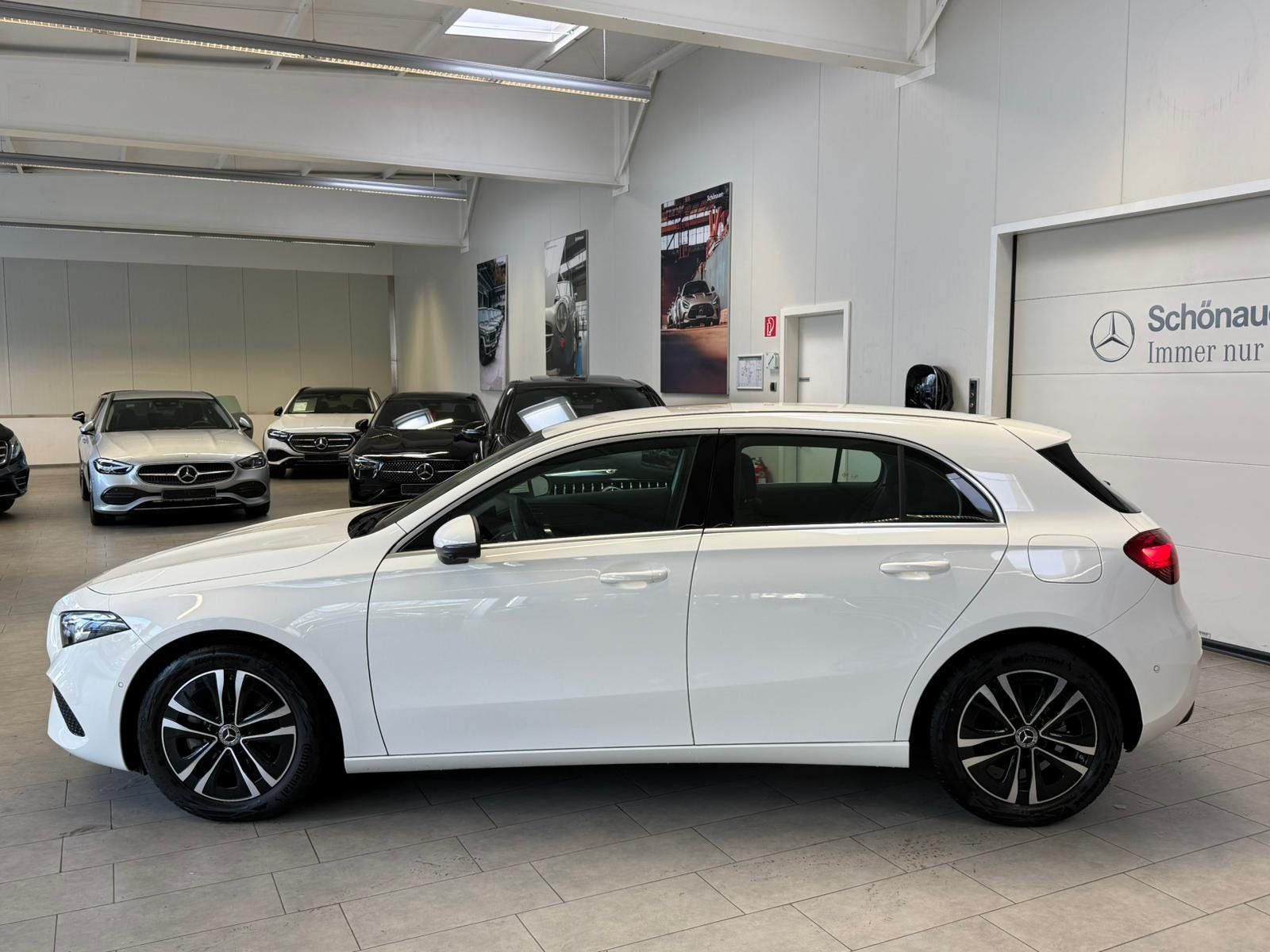 Fahrzeugabbildung Mercedes-Benz A 200 Progressive DISTR+MBEAM+AHK+360°+TOTW+DAB