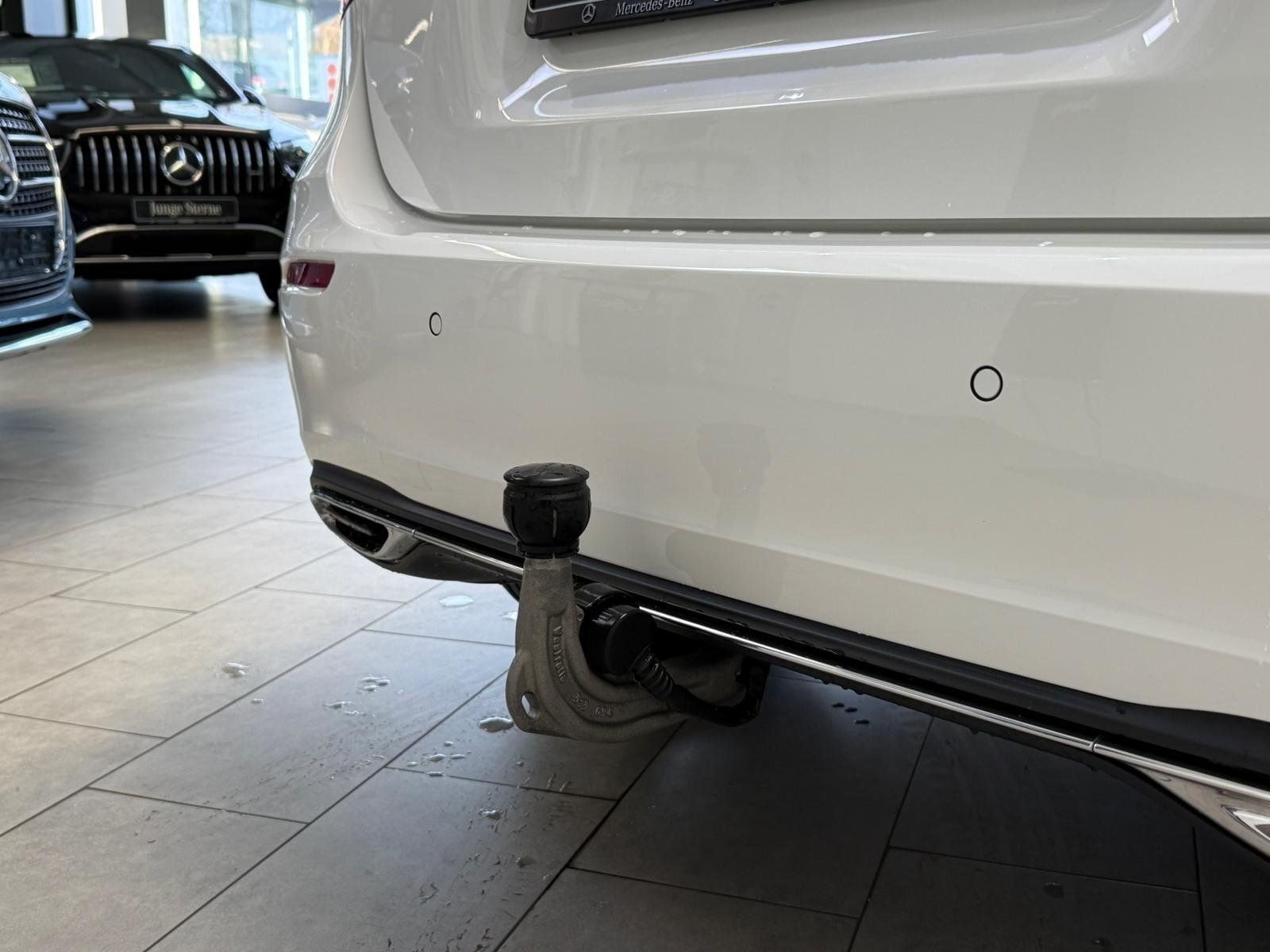 Fahrzeugabbildung Mercedes-Benz A 200 Progressive DISTR+MBEAM+AHK+360°+TOTW+DAB