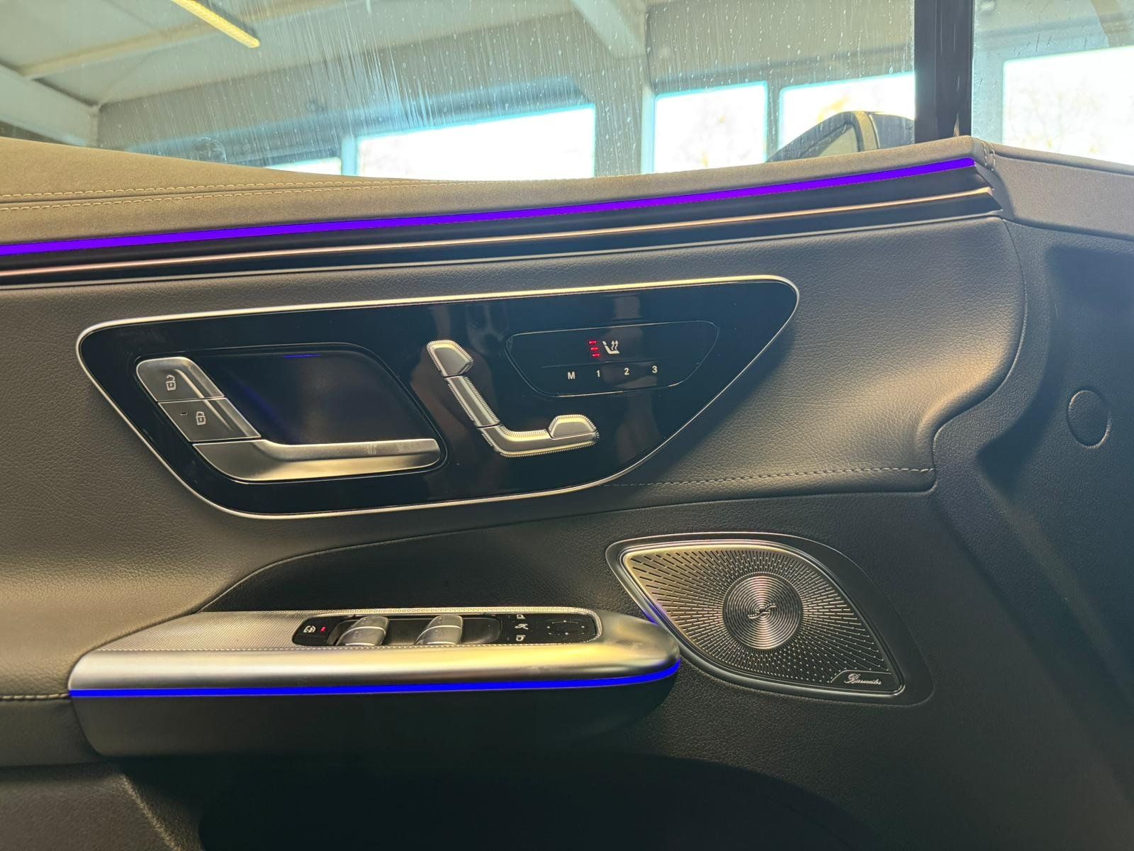 Fahrzeugabbildung Mercedes-Benz EQE 300 AMG+AIRMATIC+DISTR+BURM+AHK+MEMORY+360°