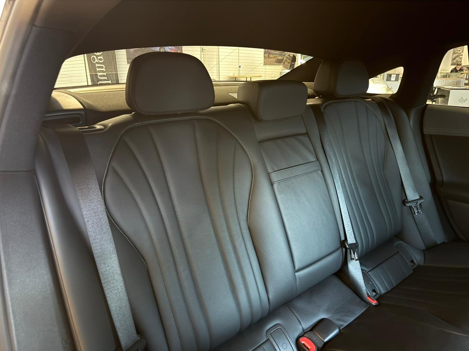 Fahrzeugabbildung Mercedes-Benz EQE 300 AMG+AIRMATIC+DISTR+BURM+AHK+MEMORY+360°