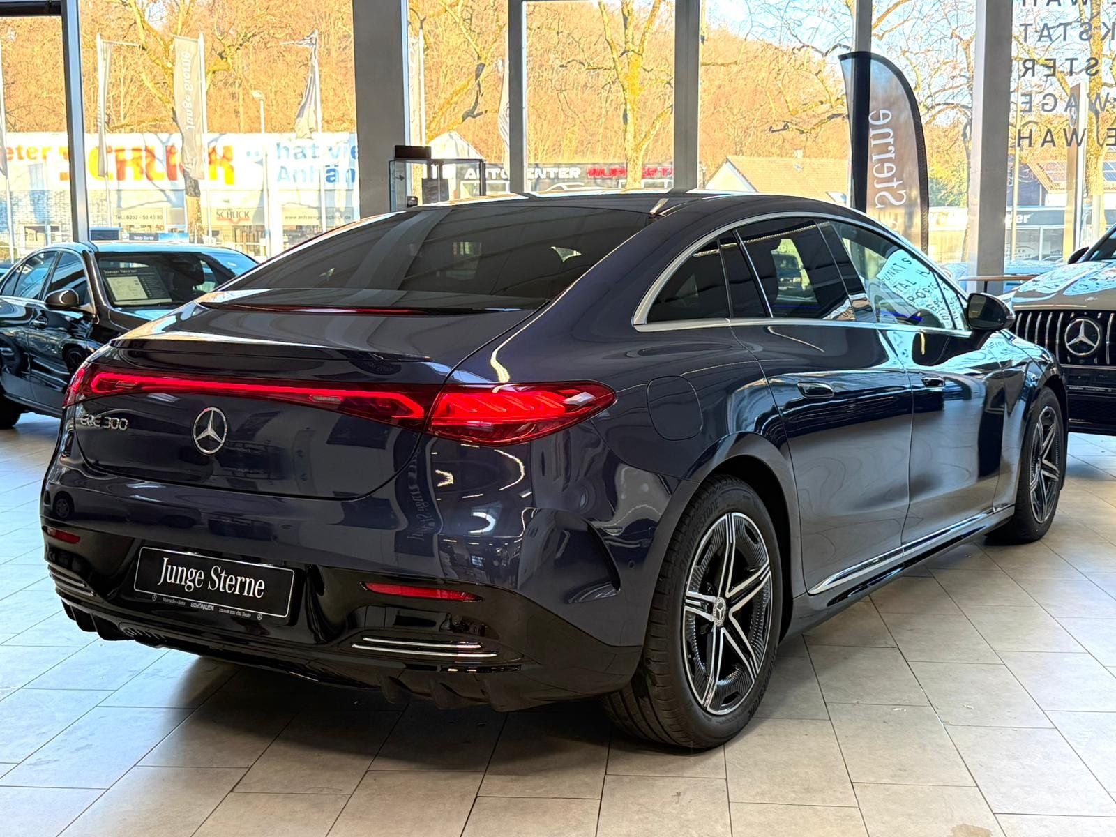 Fahrzeugabbildung Mercedes-Benz EQE 300 AMG+AIRMATIC+DISTR+BURM+AHK+MEMORY+360°