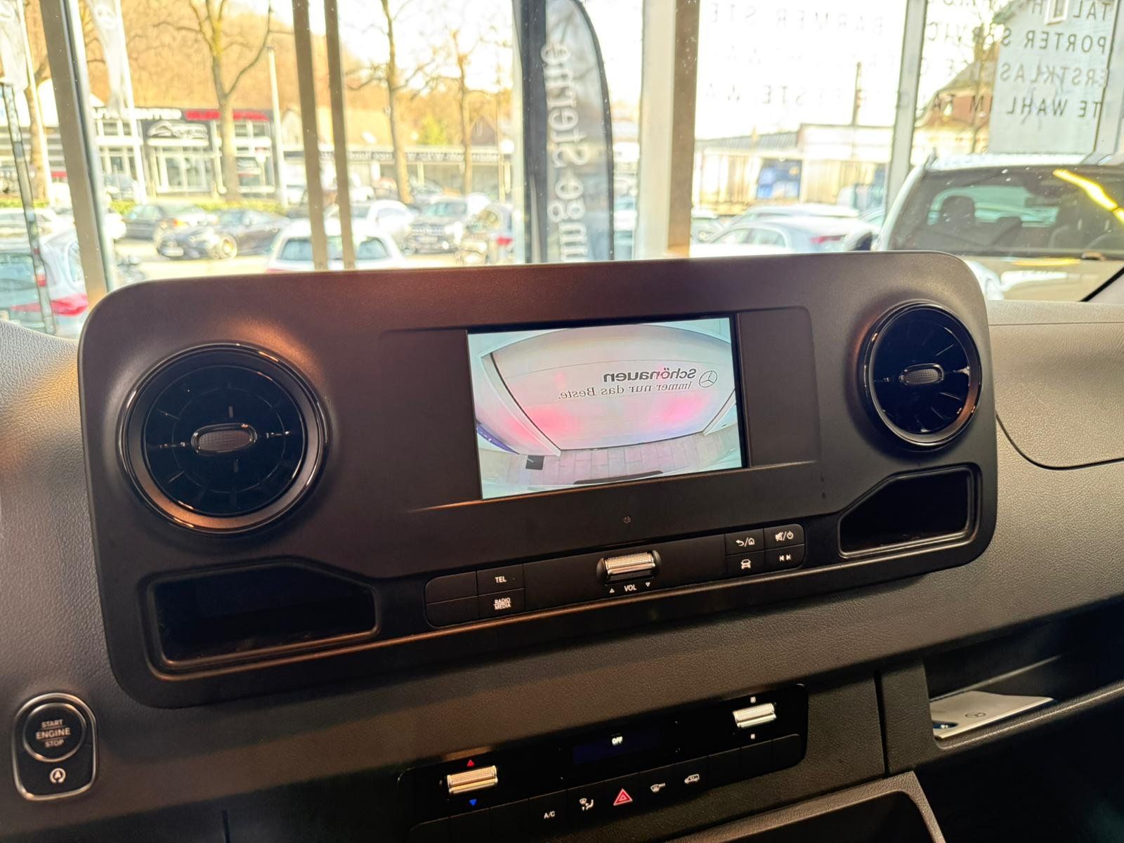 Fahrzeugabbildung Mercedes-Benz Sprinter 311 KA Hoch Standard+L2H2 +RWD+MBUX