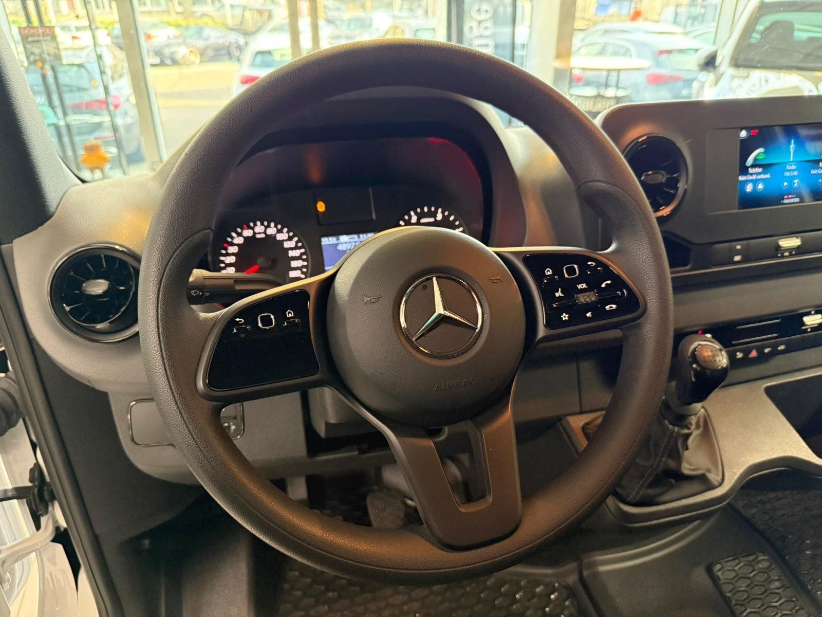 Fahrzeugabbildung Mercedes-Benz Sprinter 311 KA Hoch Standard+L2H2 +RWD+MBUX