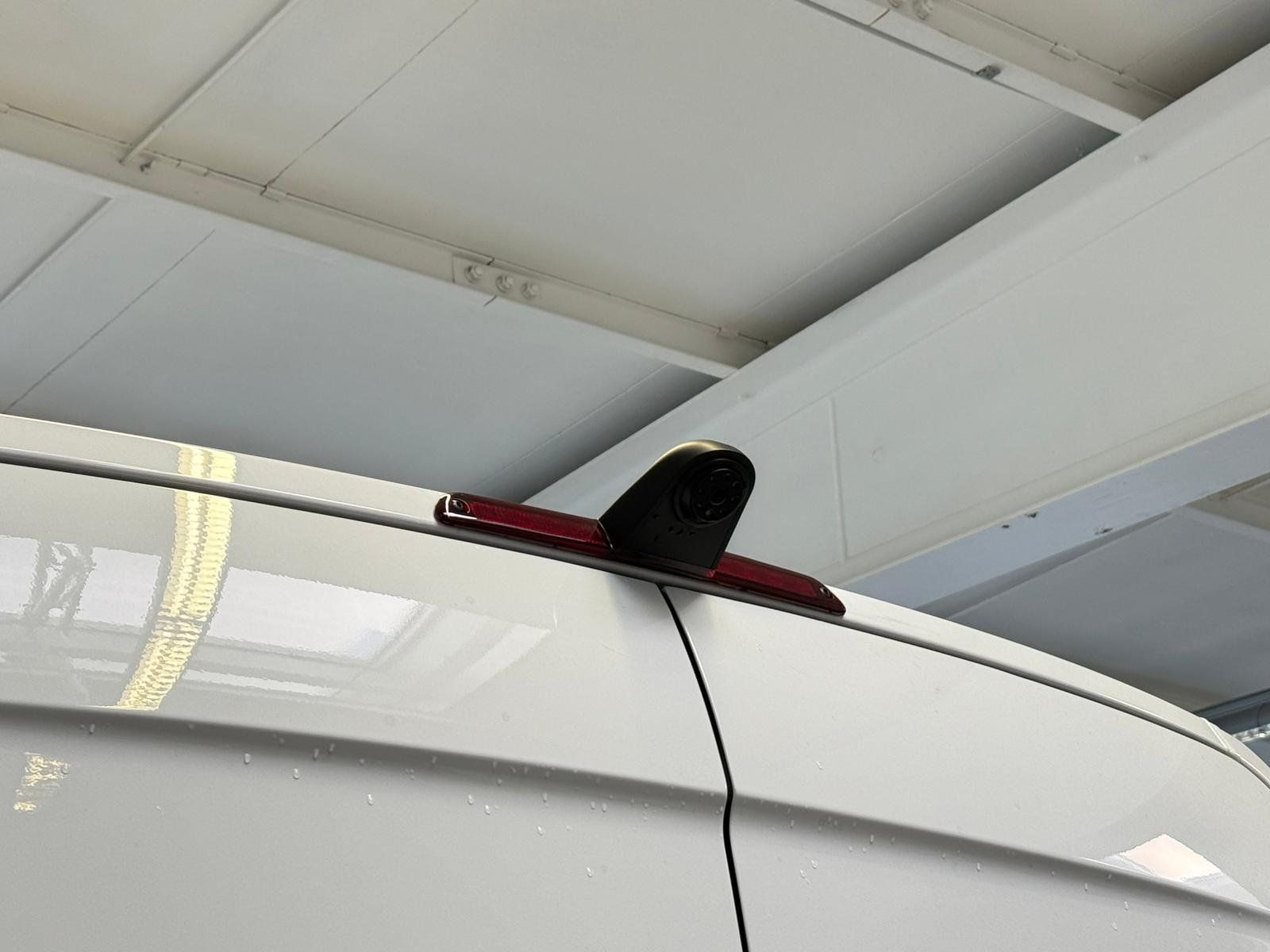 Fahrzeugabbildung Mercedes-Benz Sprinter 311 KA Hoch Standard+L2H2 +RWD+MBUX