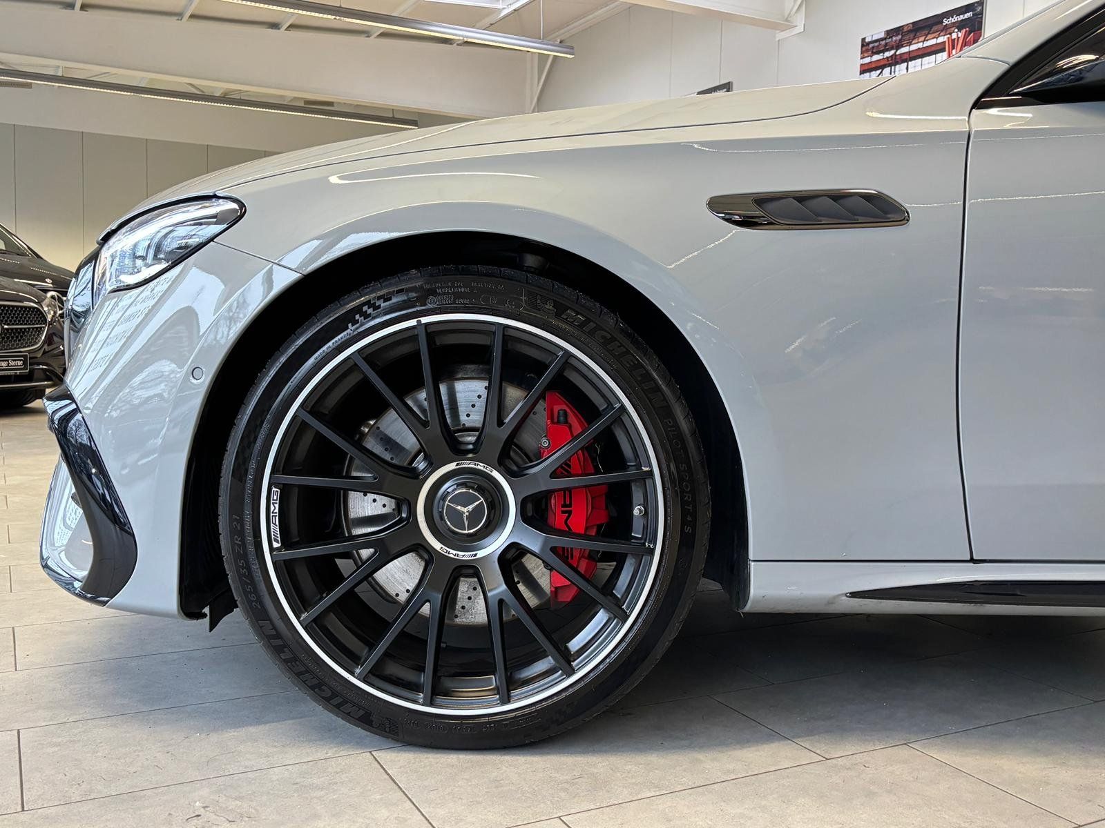 Fahrzeugabbildung Mercedes-Benz E 53 4M+ T DRIVERS+BURM4D+HUD+PANO+DISTR+AHK+360