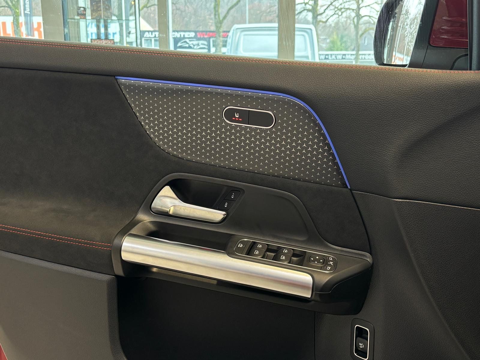 Fahrzeugabbildung Mercedes-Benz EQA 350 4M AMG+PANO+BURM+KAMERA+LED+TOTW+CARPLAY