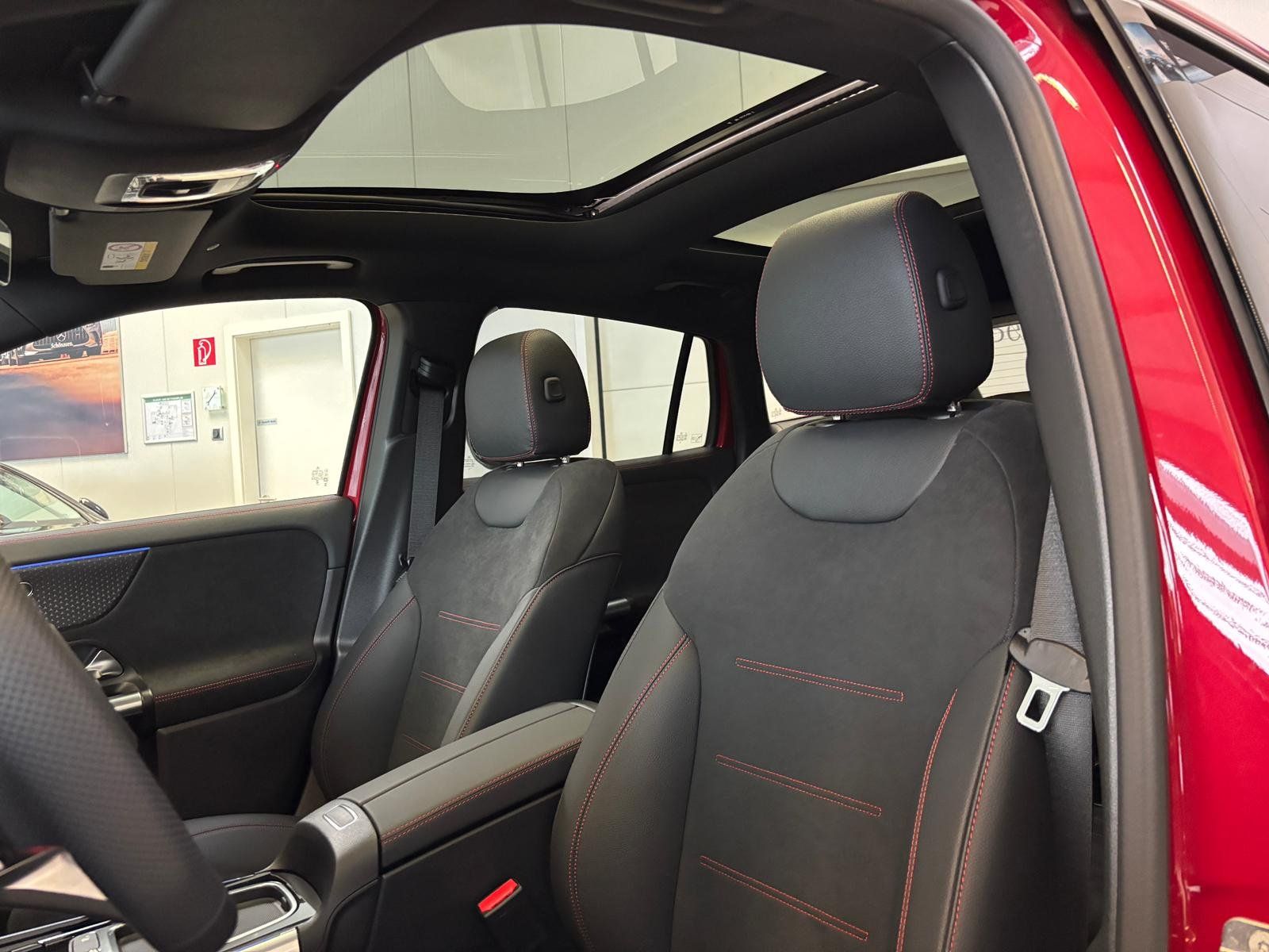 Fahrzeugabbildung Mercedes-Benz EQA 350 4M AMG+PANO+BURM+KAMERA+LED+TOTW+CARPLAY