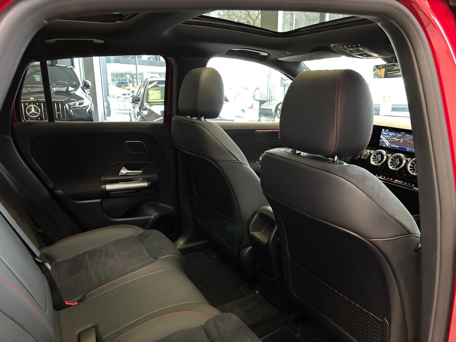 Fahrzeugabbildung Mercedes-Benz EQA 350 4M AMG+PANO+BURM+KAMERA+LED+TOTW+CARPLAY